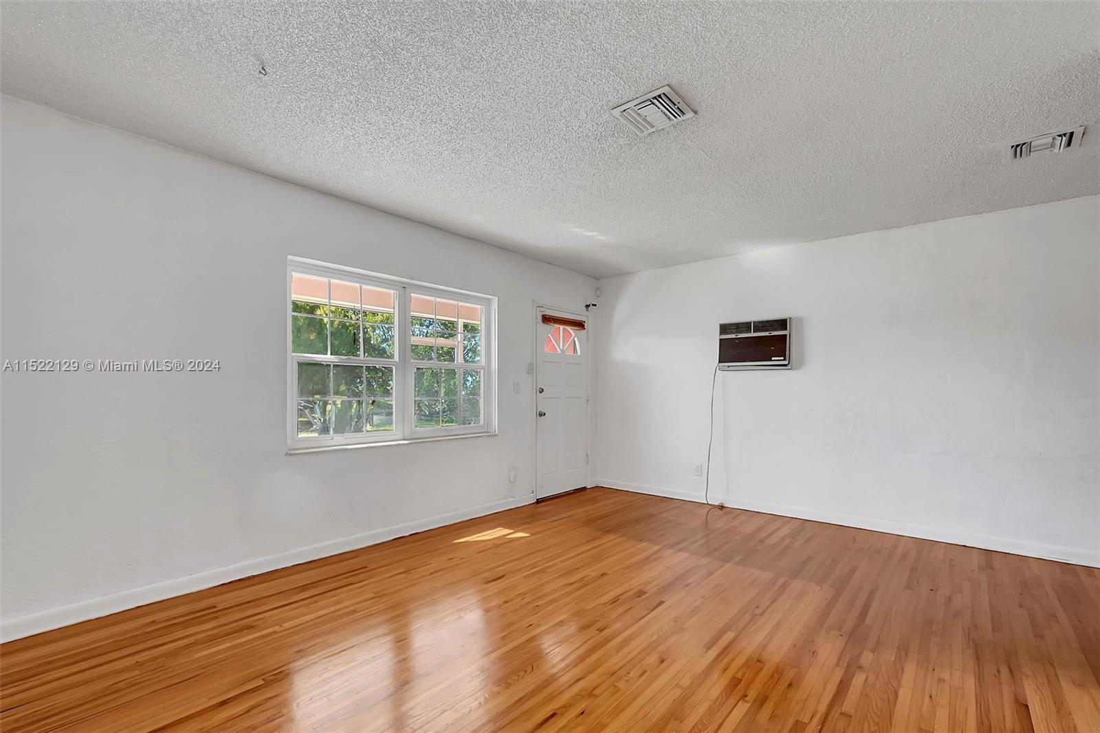 RICHMOND HEIGHTS - Residential