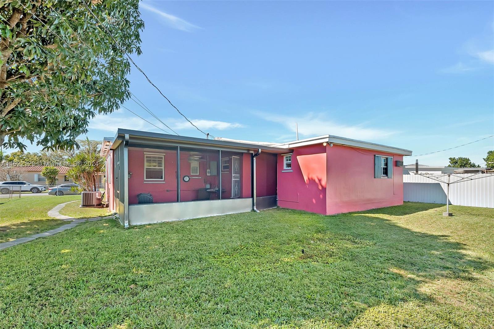 RICHMOND HEIGHTS - Residential
