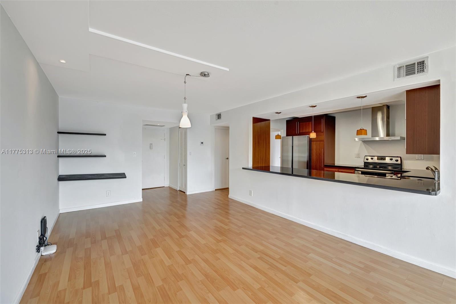 OCEANVIEW PARK CONDO - Residential Lease