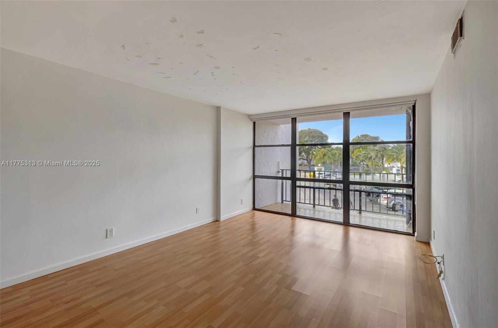 OCEANVIEW PARK CONDO - Residential Lease