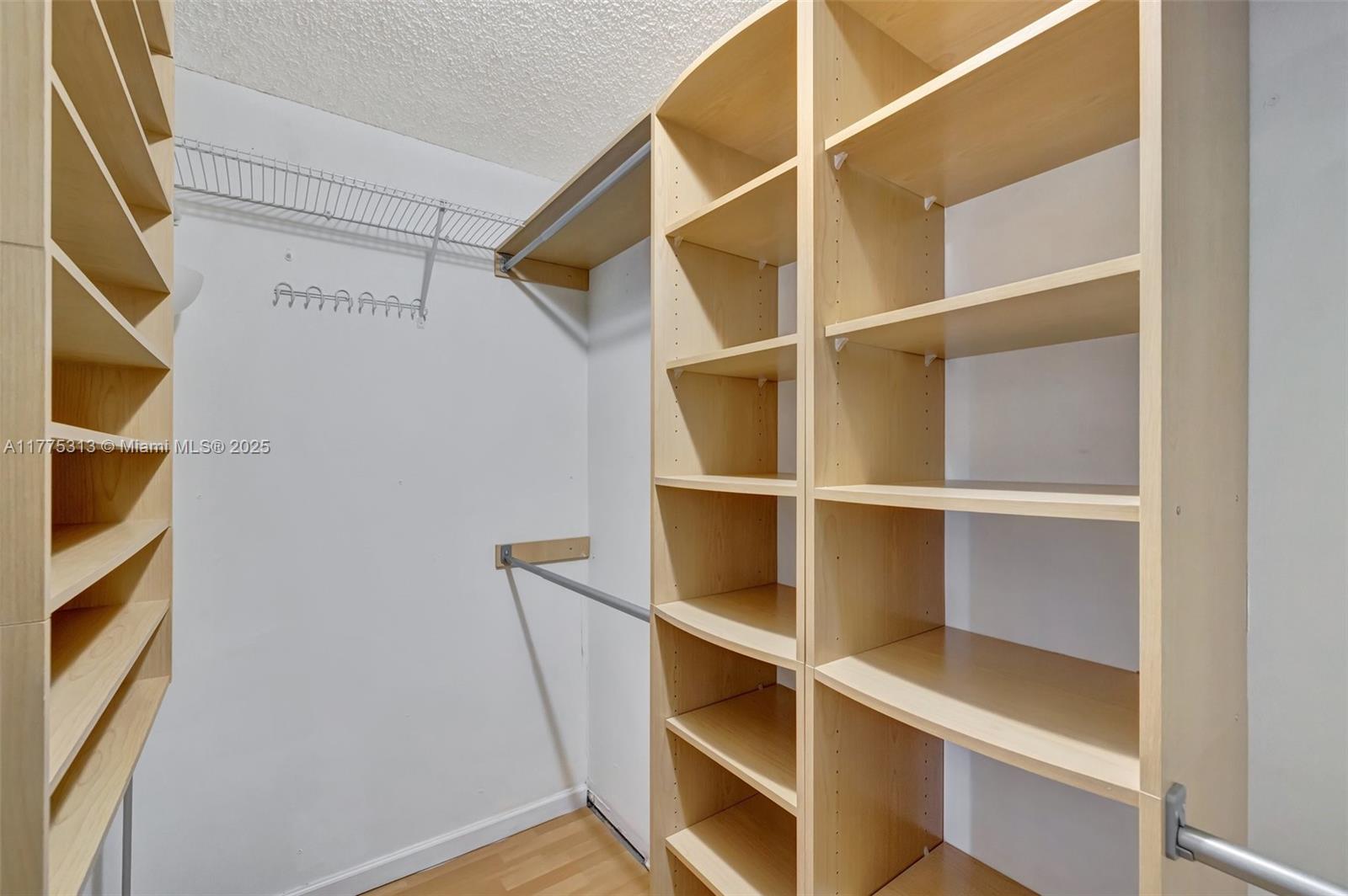 OCEANVIEW PARK CONDO - Residential Lease