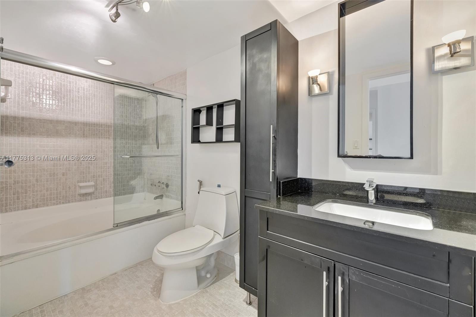 OCEANVIEW PARK CONDO - Residential Lease