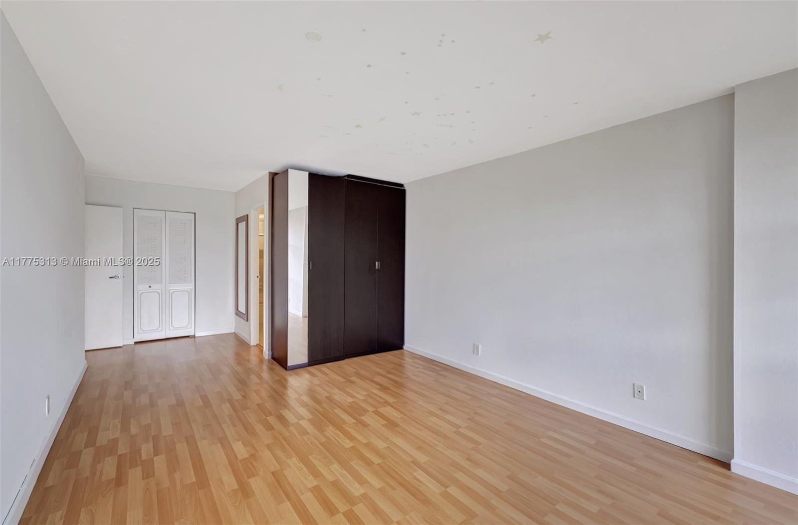 OCEANVIEW PARK CONDO - Residential Lease