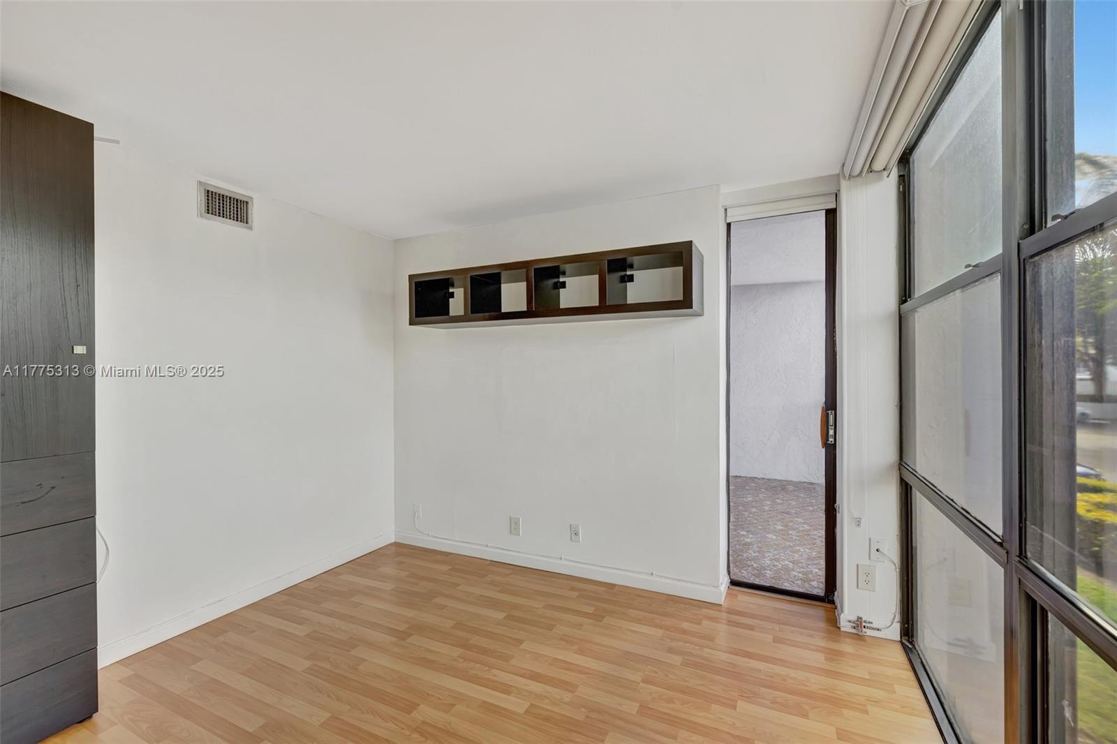 OCEANVIEW PARK CONDO - Residential Lease
