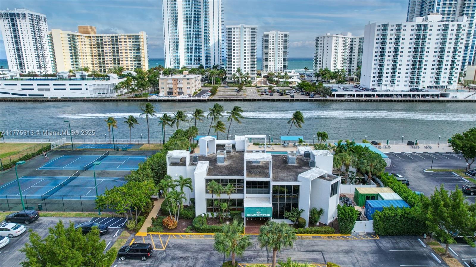 OCEANVIEW PARK CONDO - Residential Lease