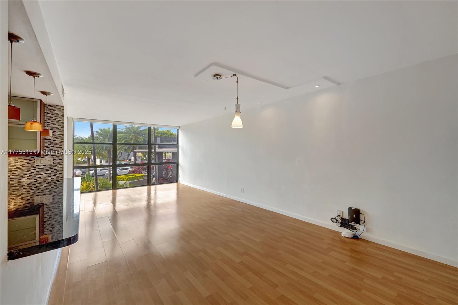OCEANVIEW PARK CONDO - Residential Lease