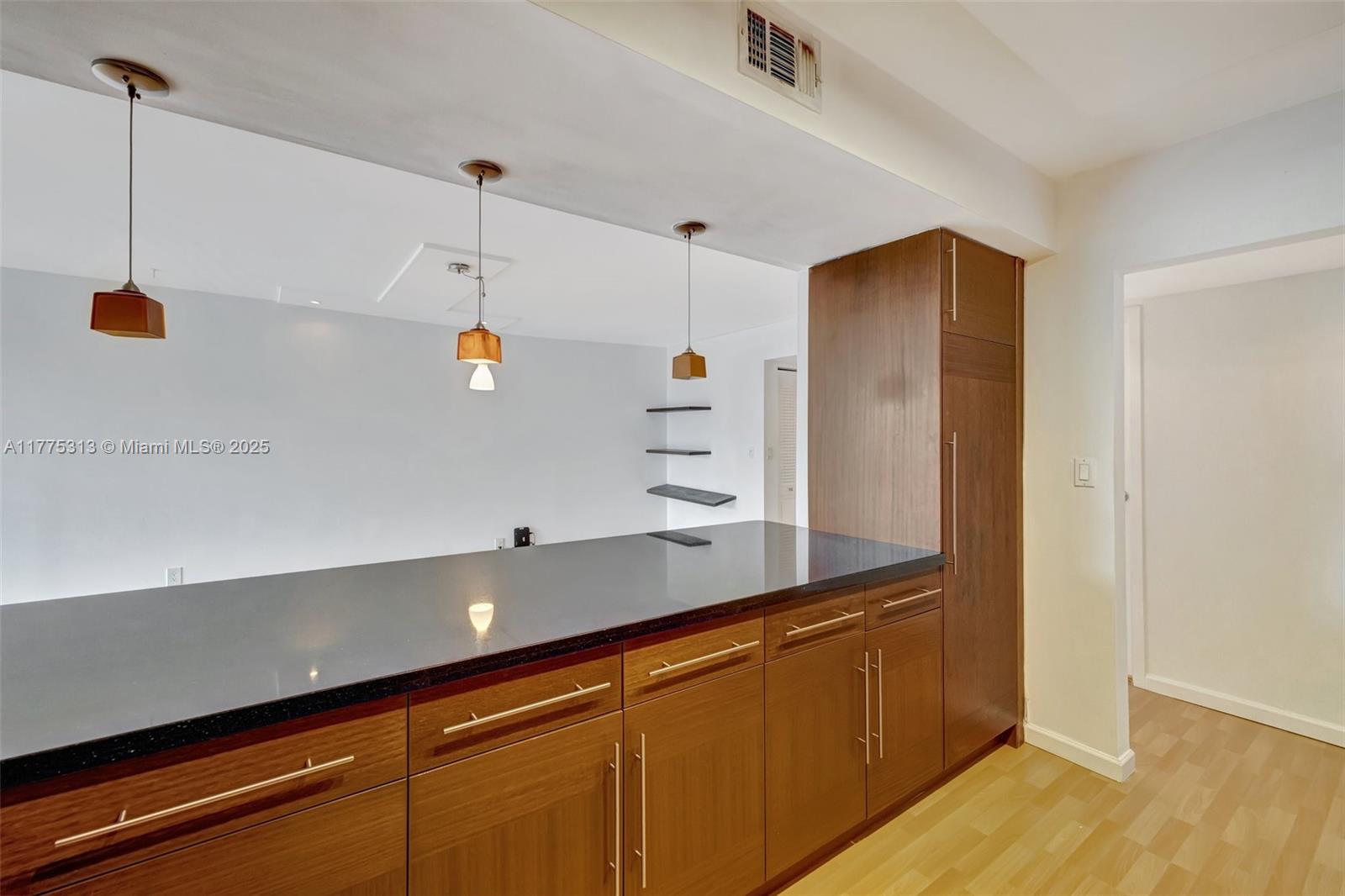 OCEANVIEW PARK CONDO - Residential Lease