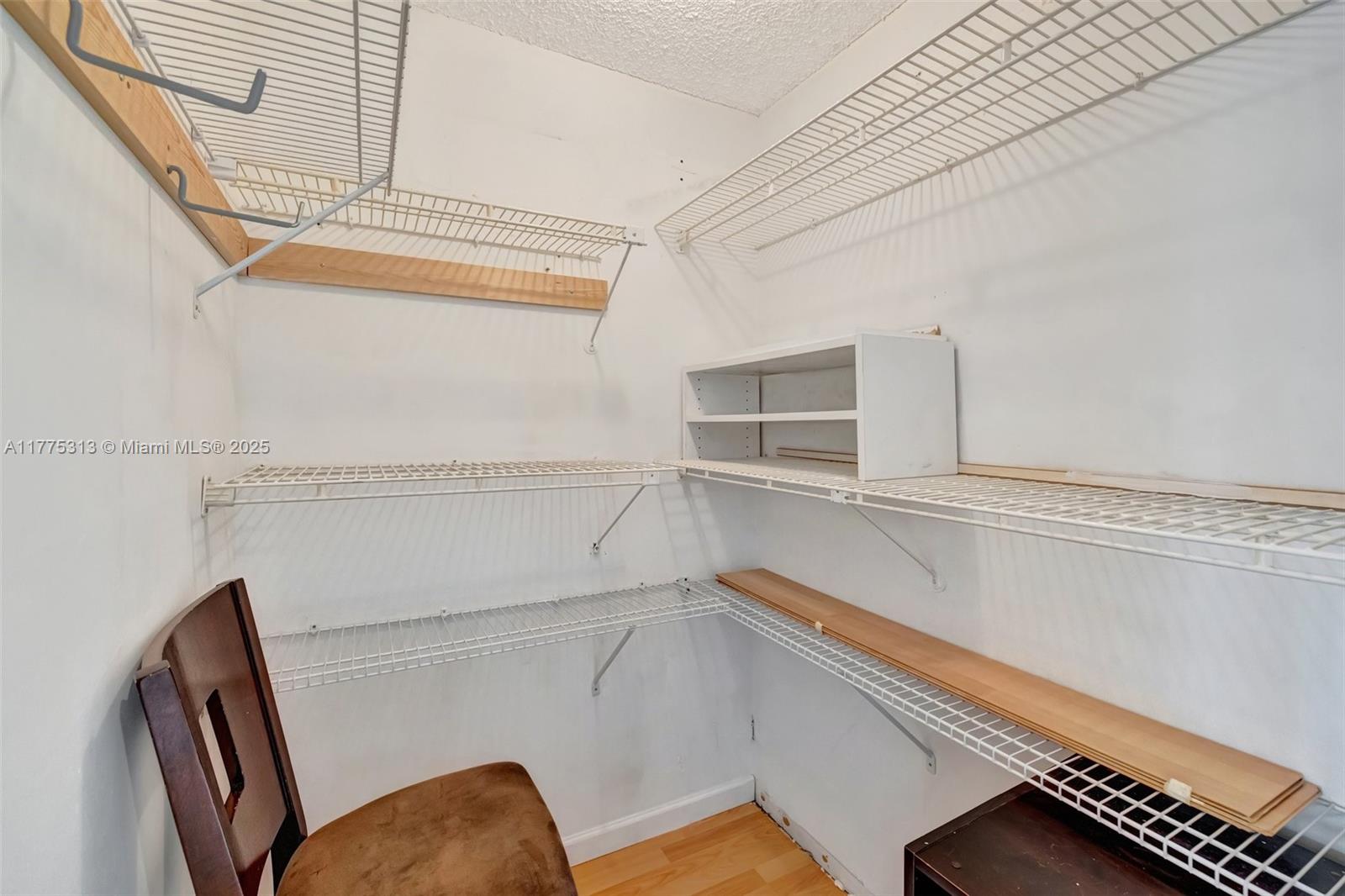 OCEANVIEW PARK CONDO - Residential Lease