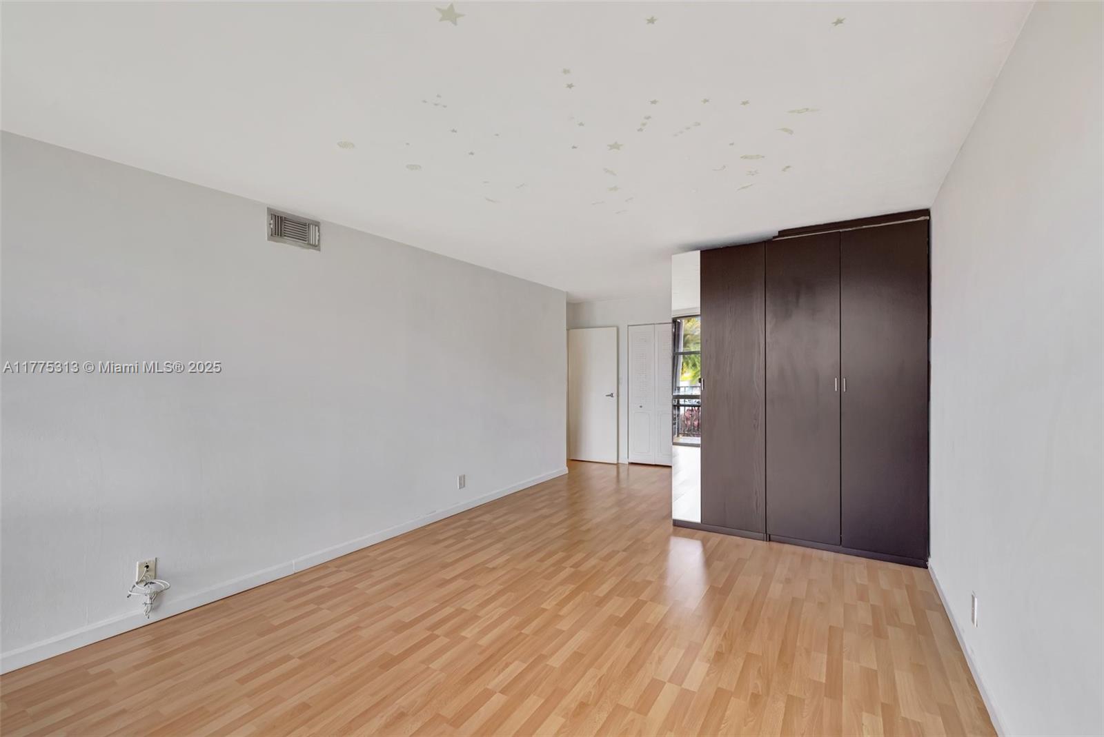OCEANVIEW PARK CONDO - Residential Lease