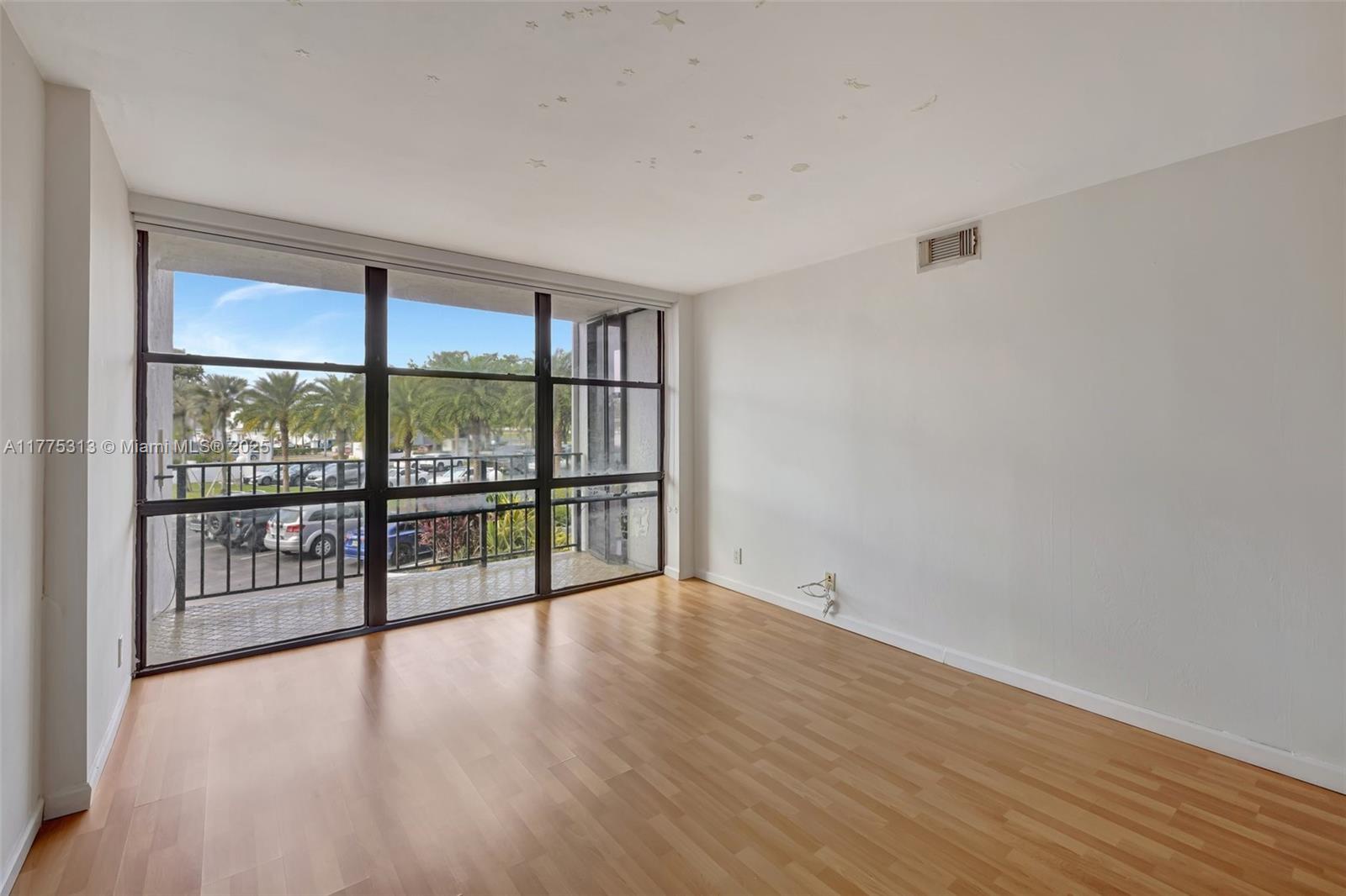 OCEANVIEW PARK CONDO - Residential Lease