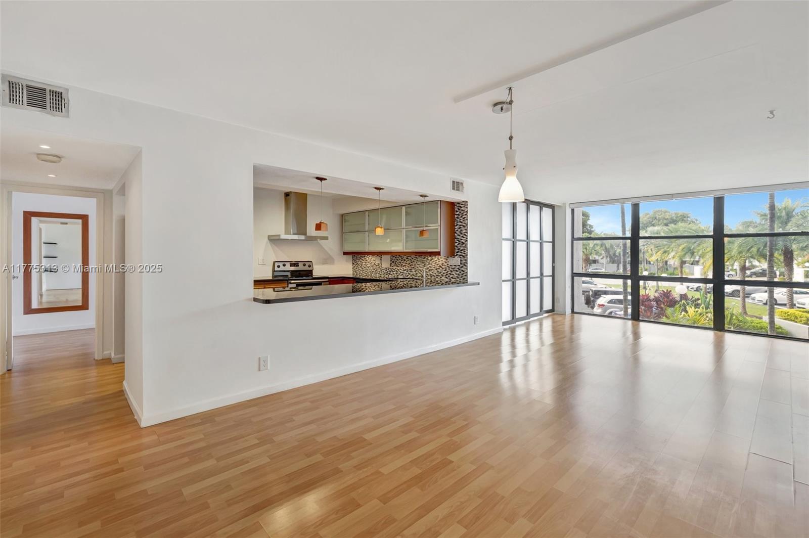 OCEANVIEW PARK CONDO - Residential Lease
