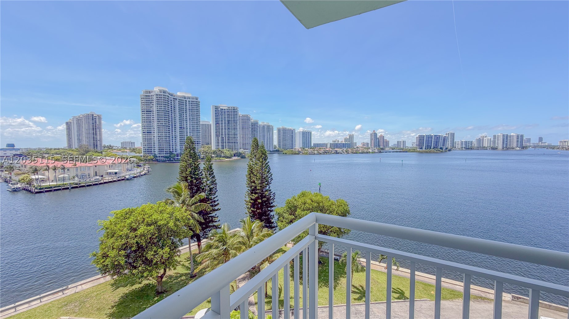 Winston Towers 500 - Residential