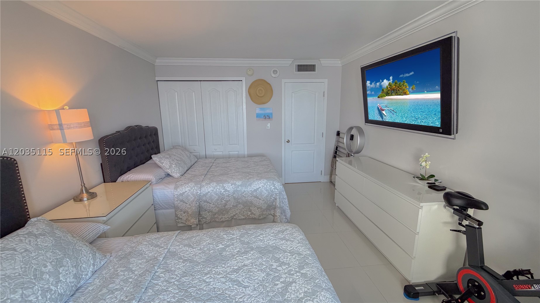 Winston Towers 500 - Residential