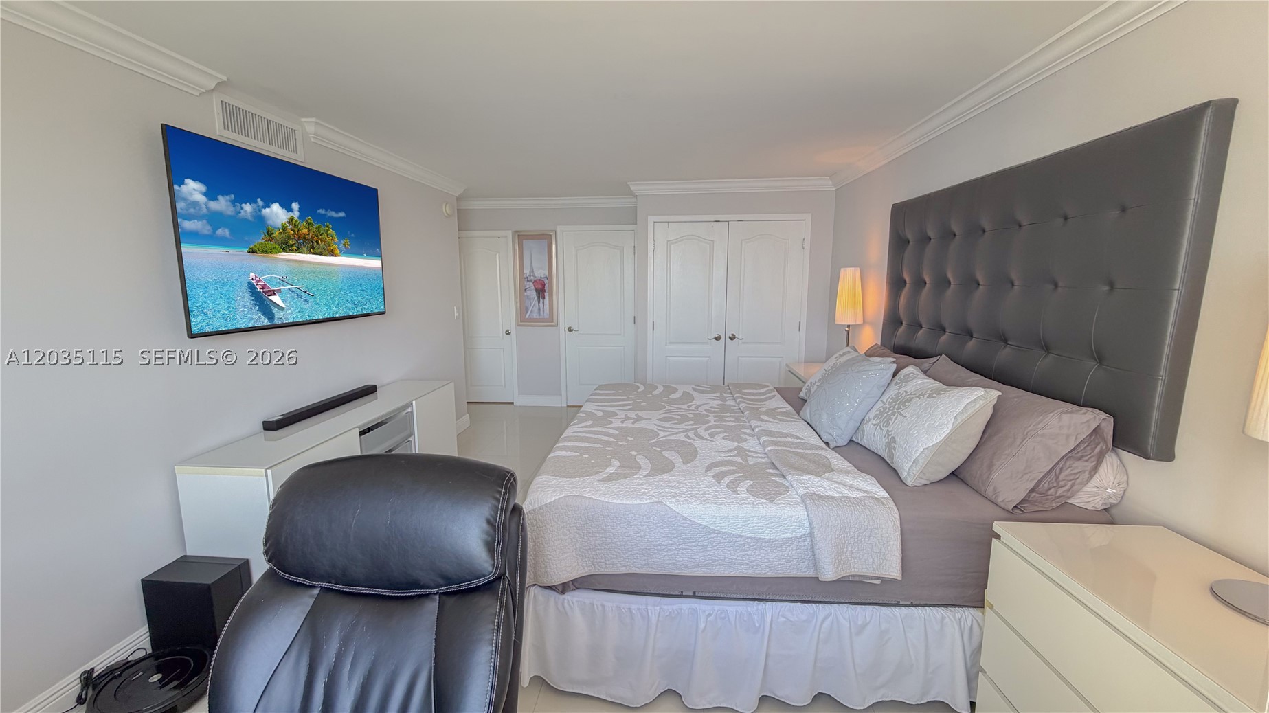 Winston Towers 500 - Residential