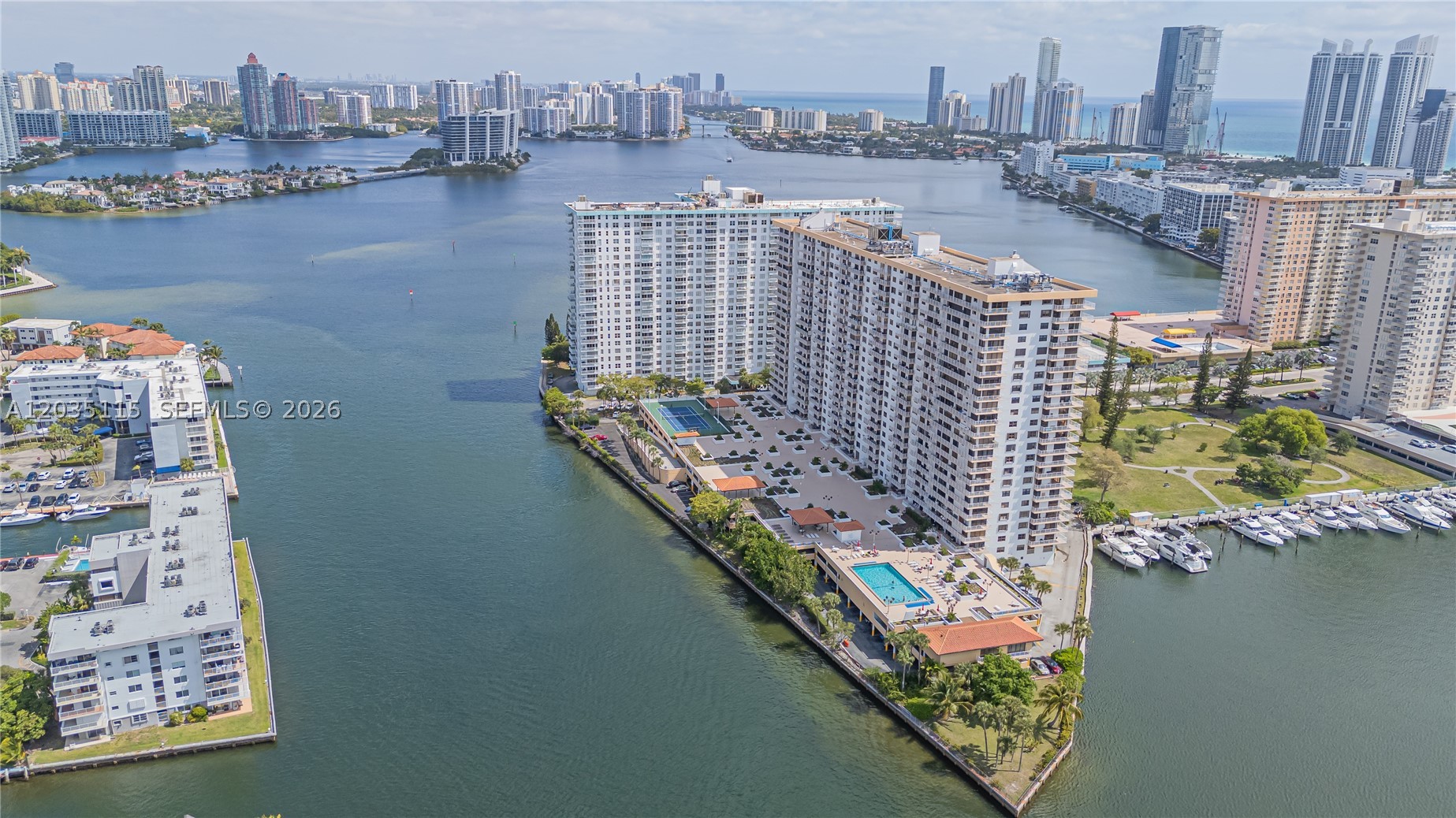 Winston Towers 500 - Residential