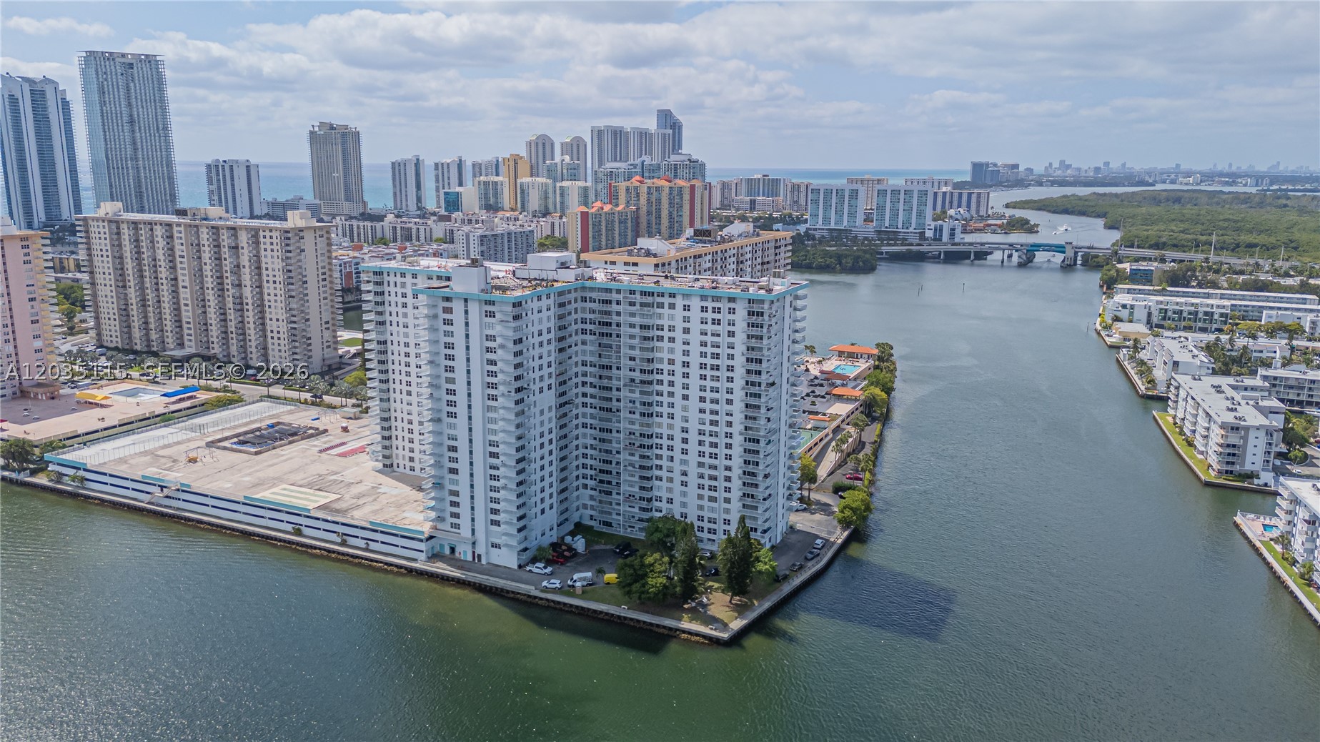 Winston Towers 500 - Residential