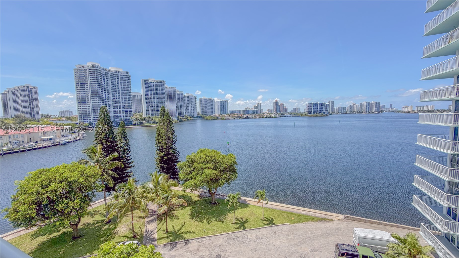Winston Towers 500 - Residential