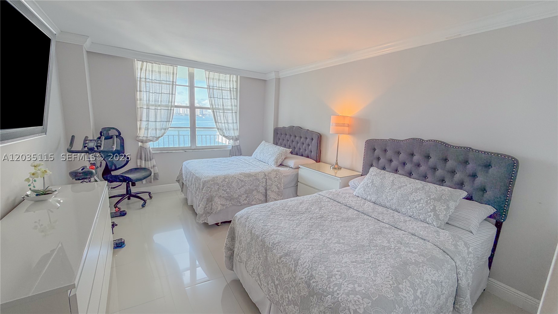 Winston Towers 500 - Residential