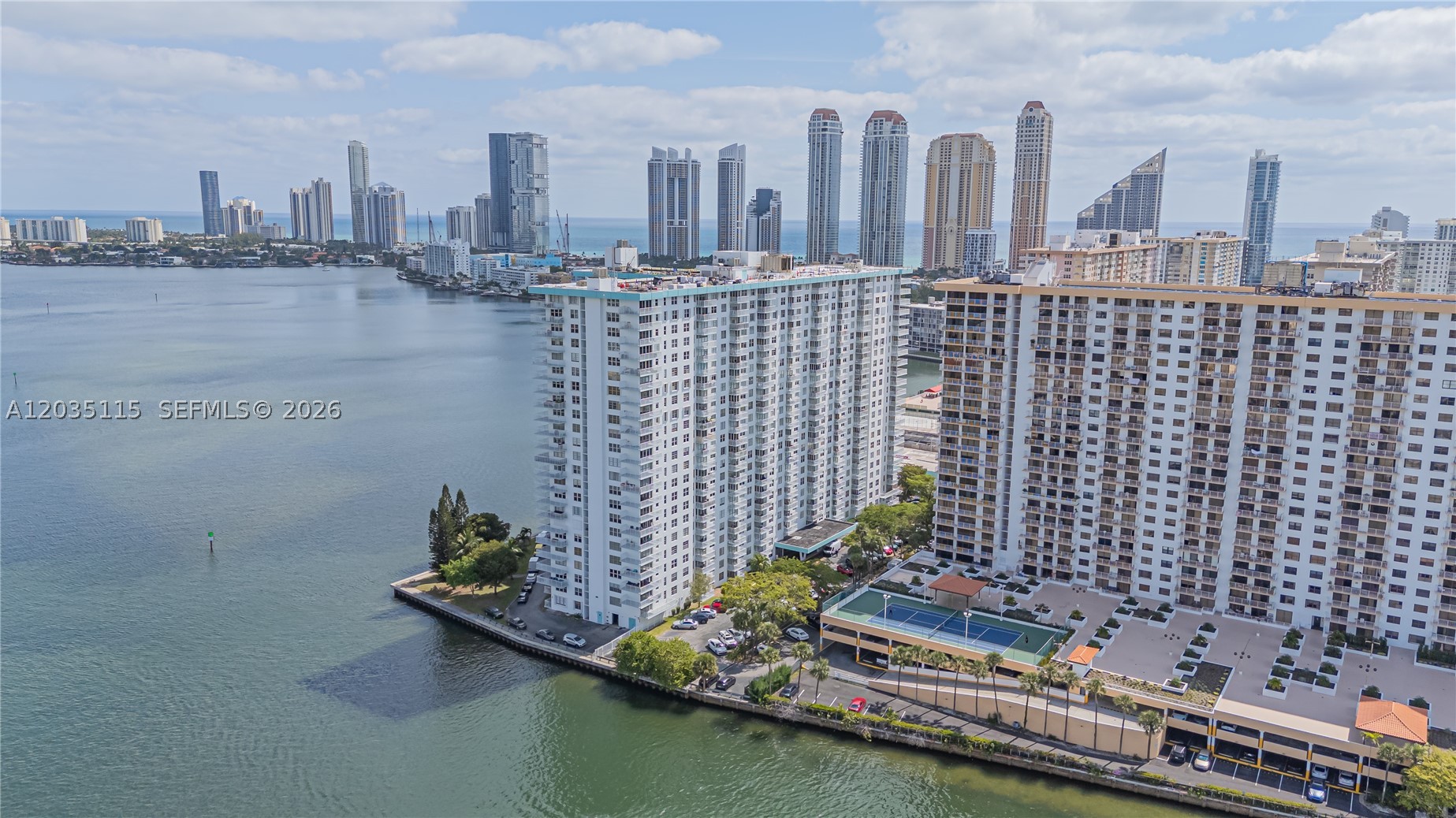 Winston Towers 500 - Residential