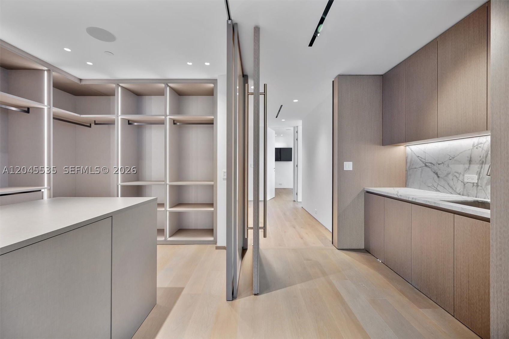 MARQUIS CONDO - Residential