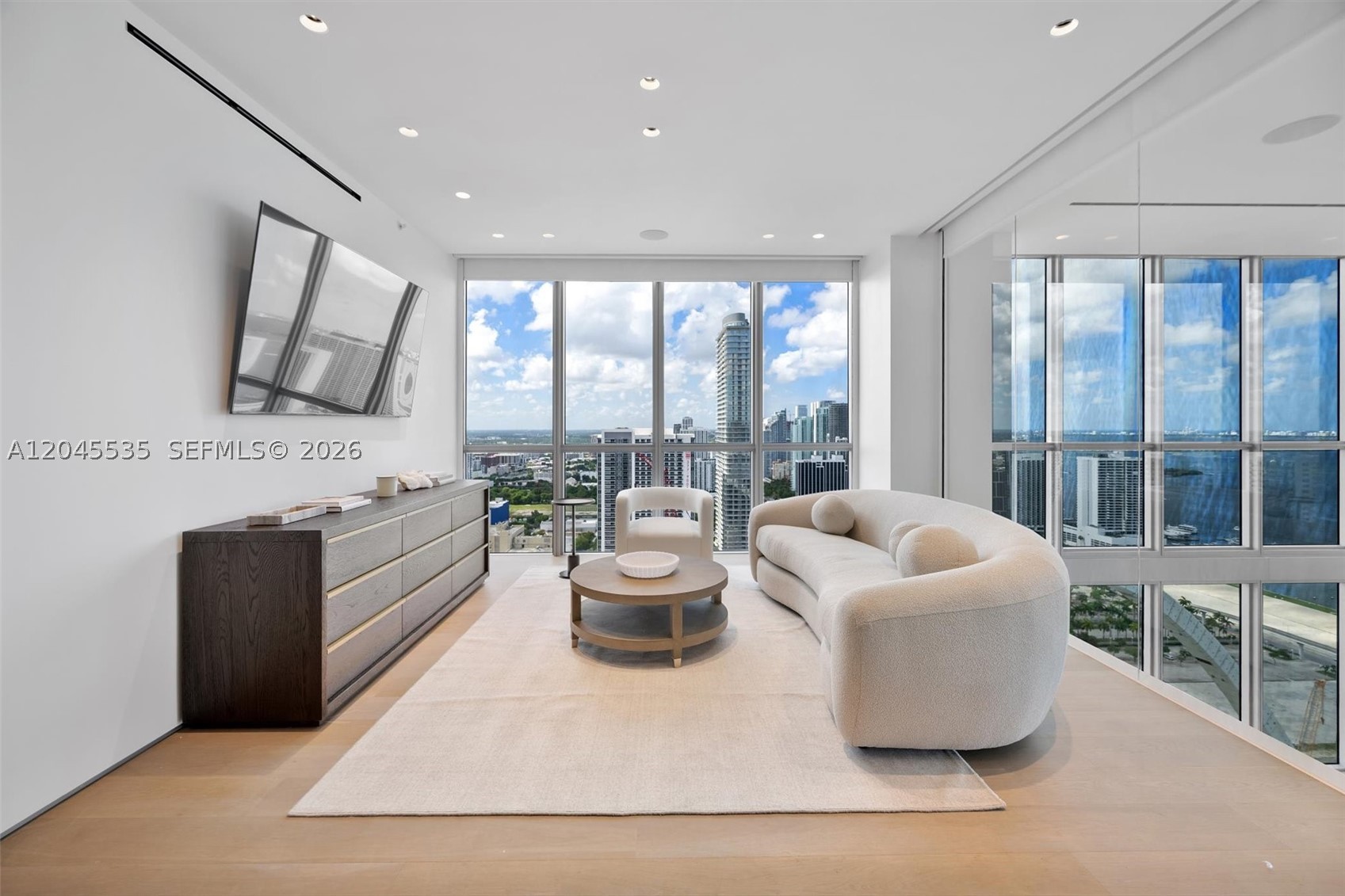 MARQUIS CONDO - Residential
