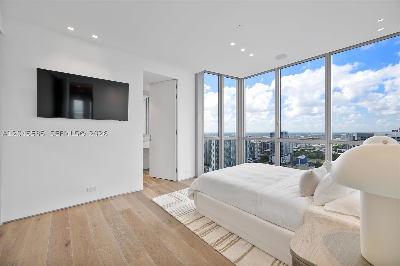 MARQUIS CONDO - Residential