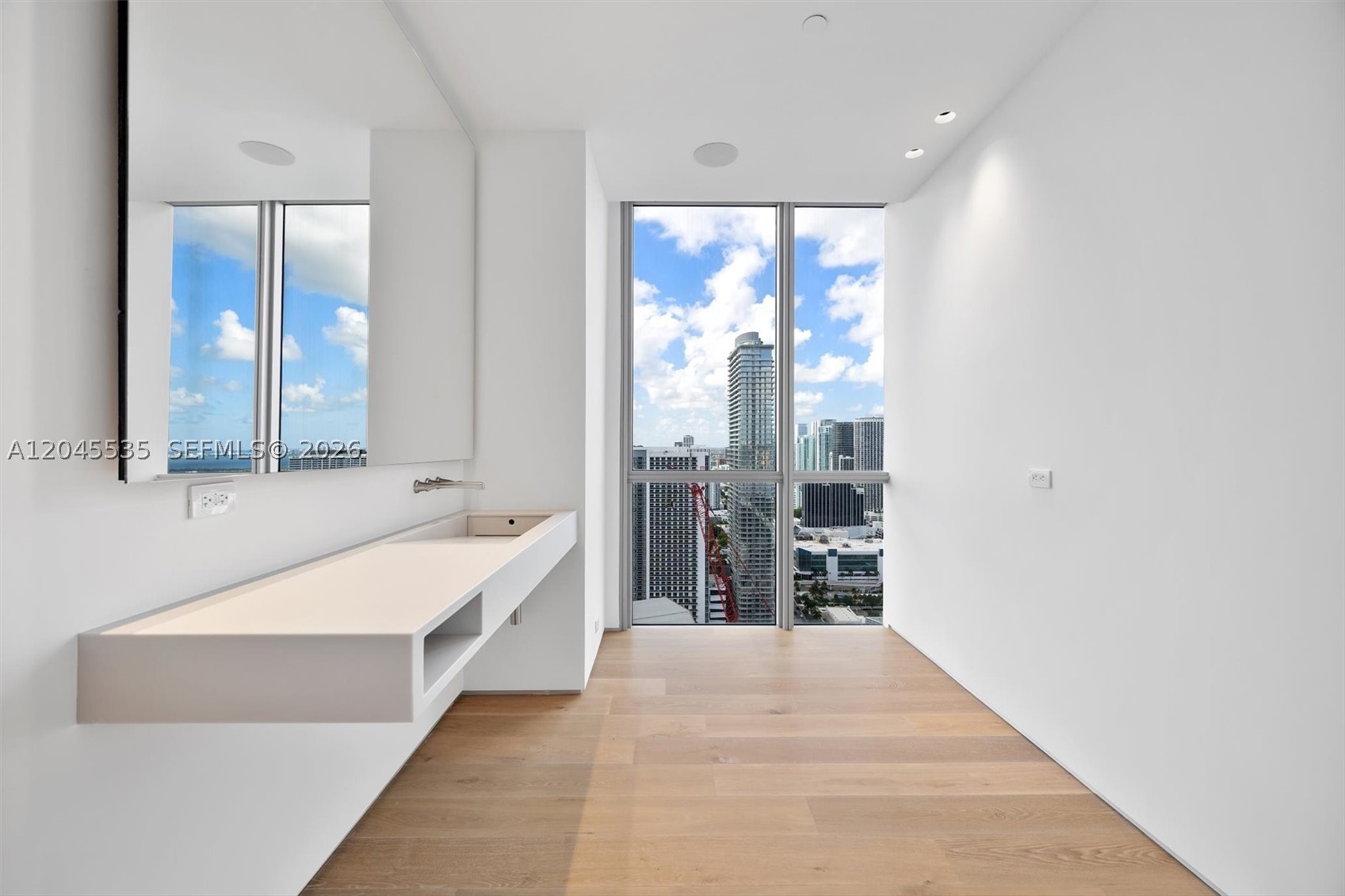 MARQUIS CONDO - Residential