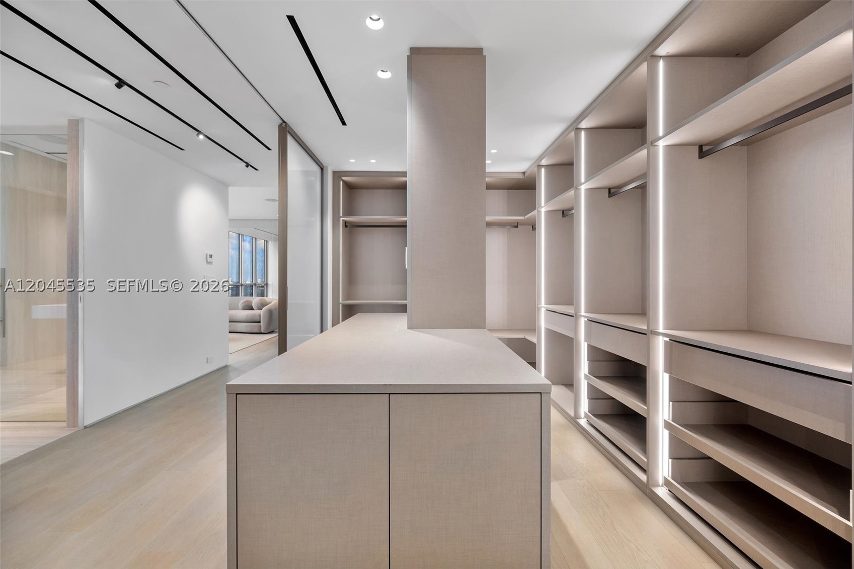 MARQUIS CONDO - Residential
