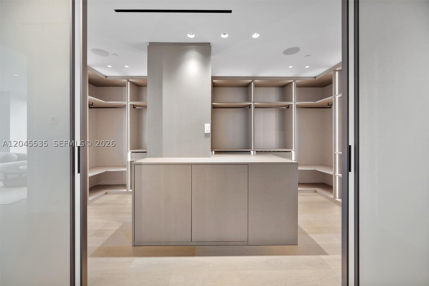 MARQUIS CONDO - Residential