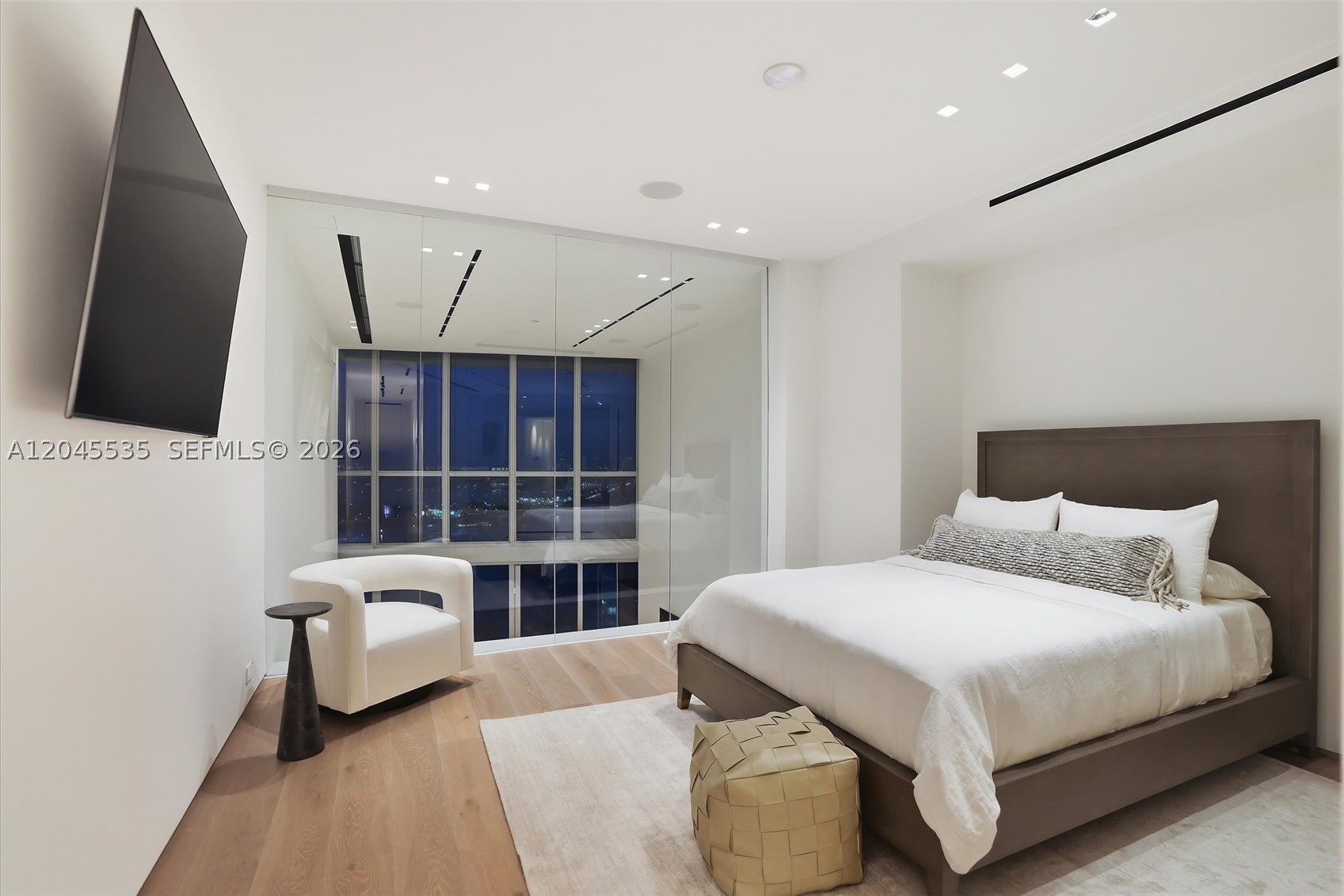 MARQUIS CONDO - Residential