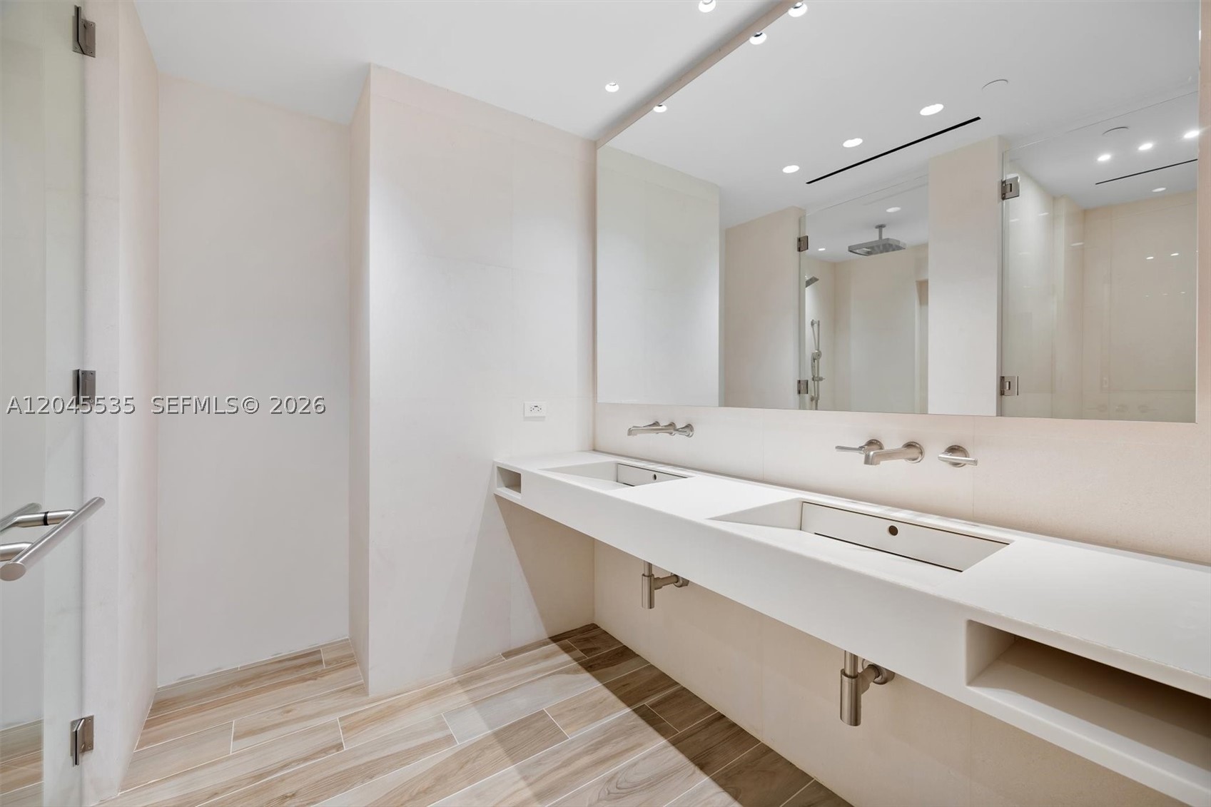 MARQUIS CONDO - Residential