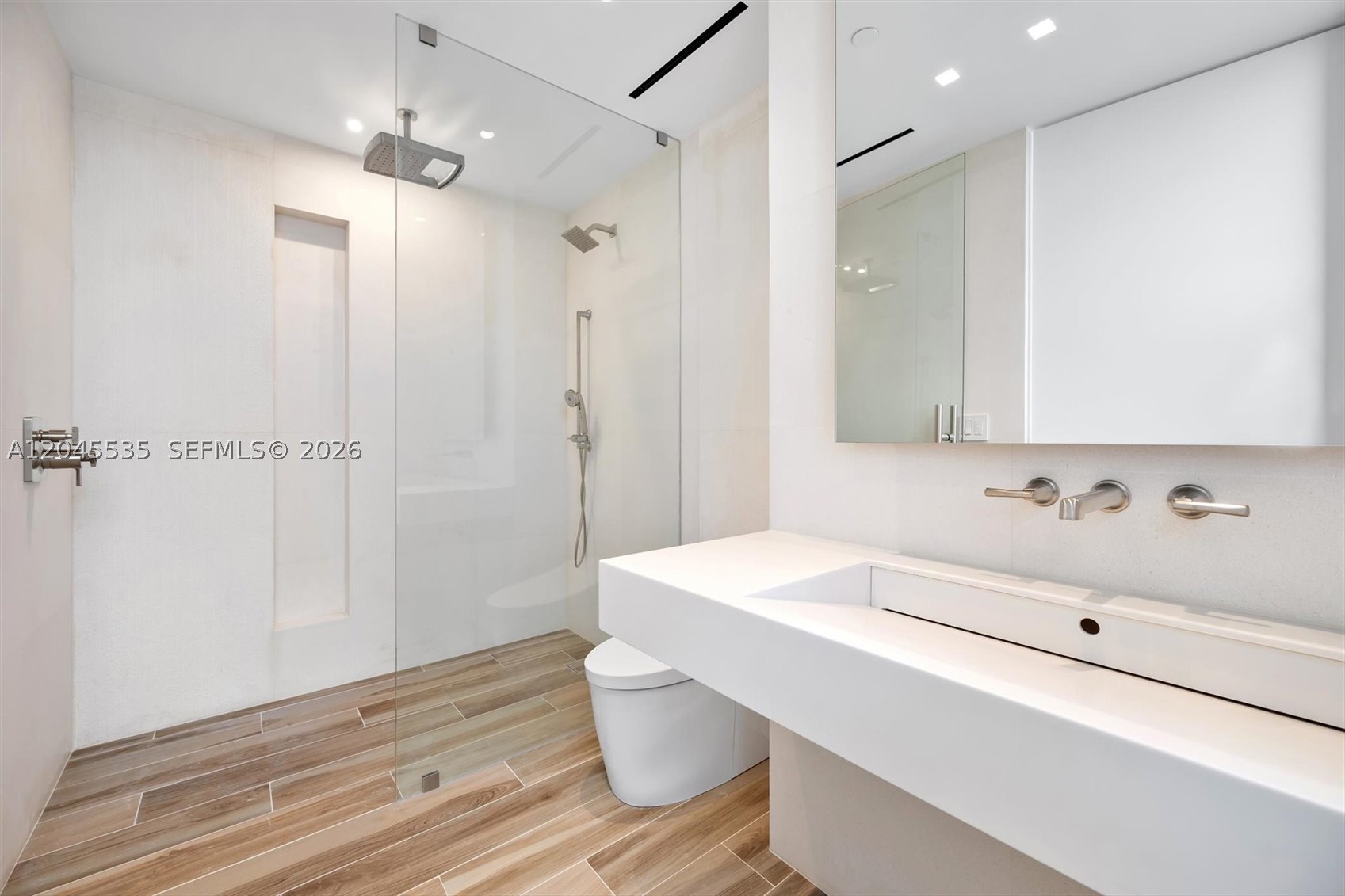 MARQUIS CONDO - Residential