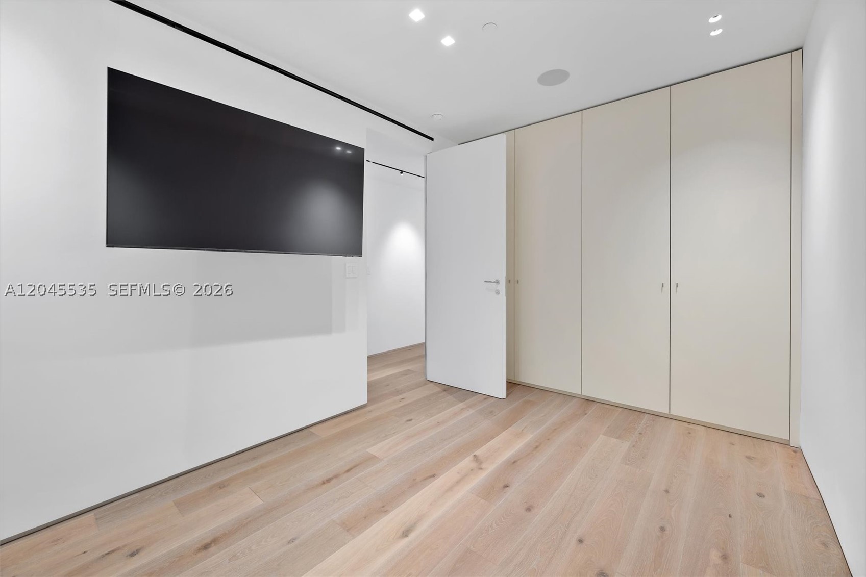 MARQUIS CONDO - Residential