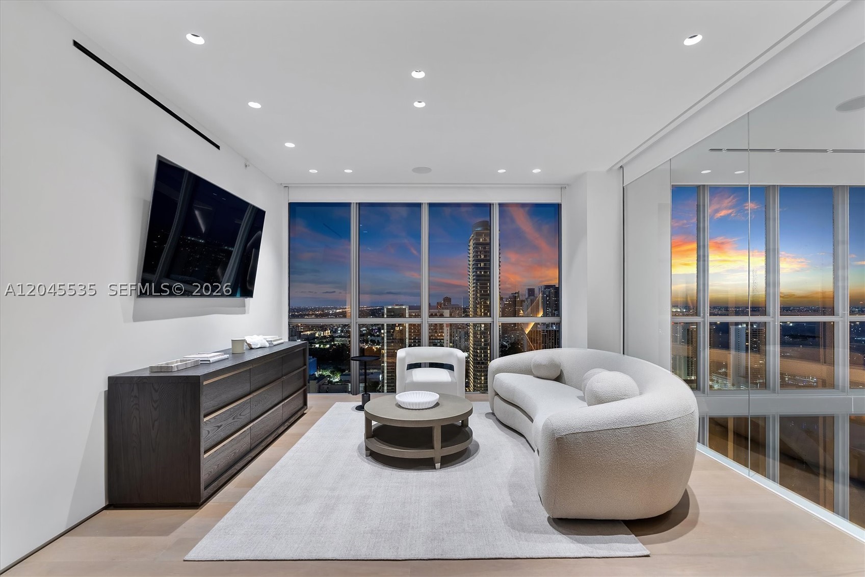 MARQUIS CONDO - Residential
