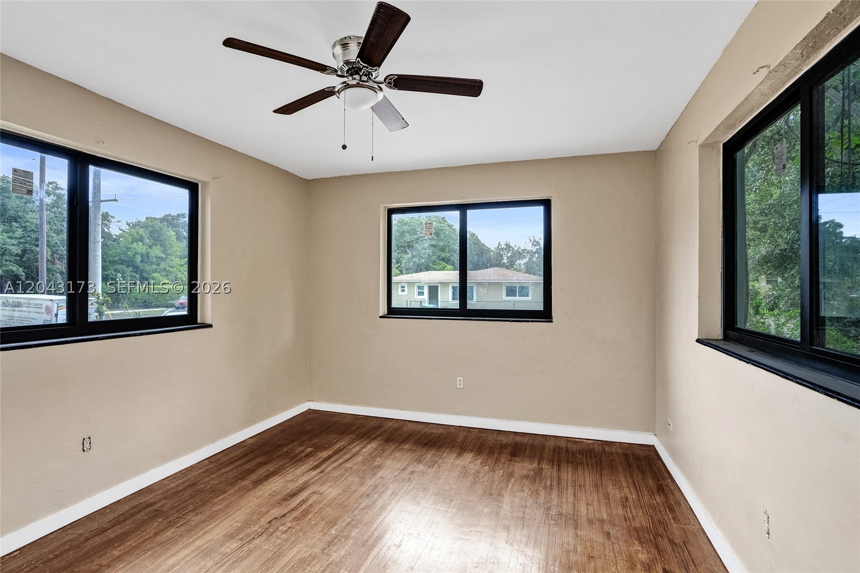 ARCH CREEKS ESTATES - Residential Income