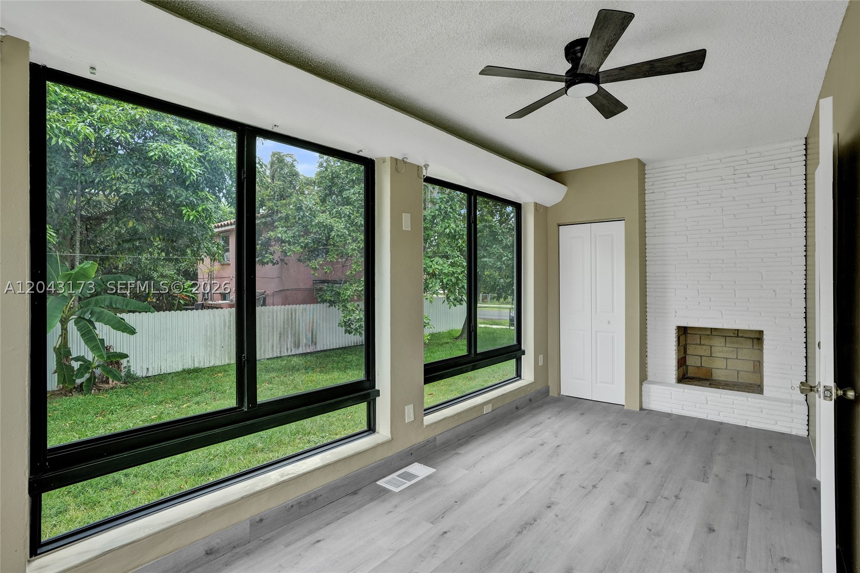 ARCH CREEKS ESTATES - Residential Income