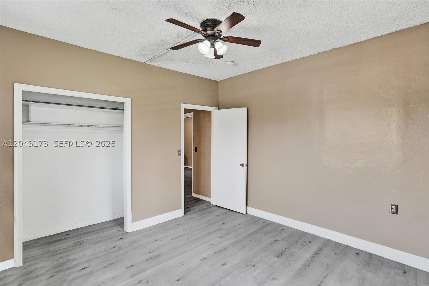 ARCH CREEKS ESTATES - Residential Income