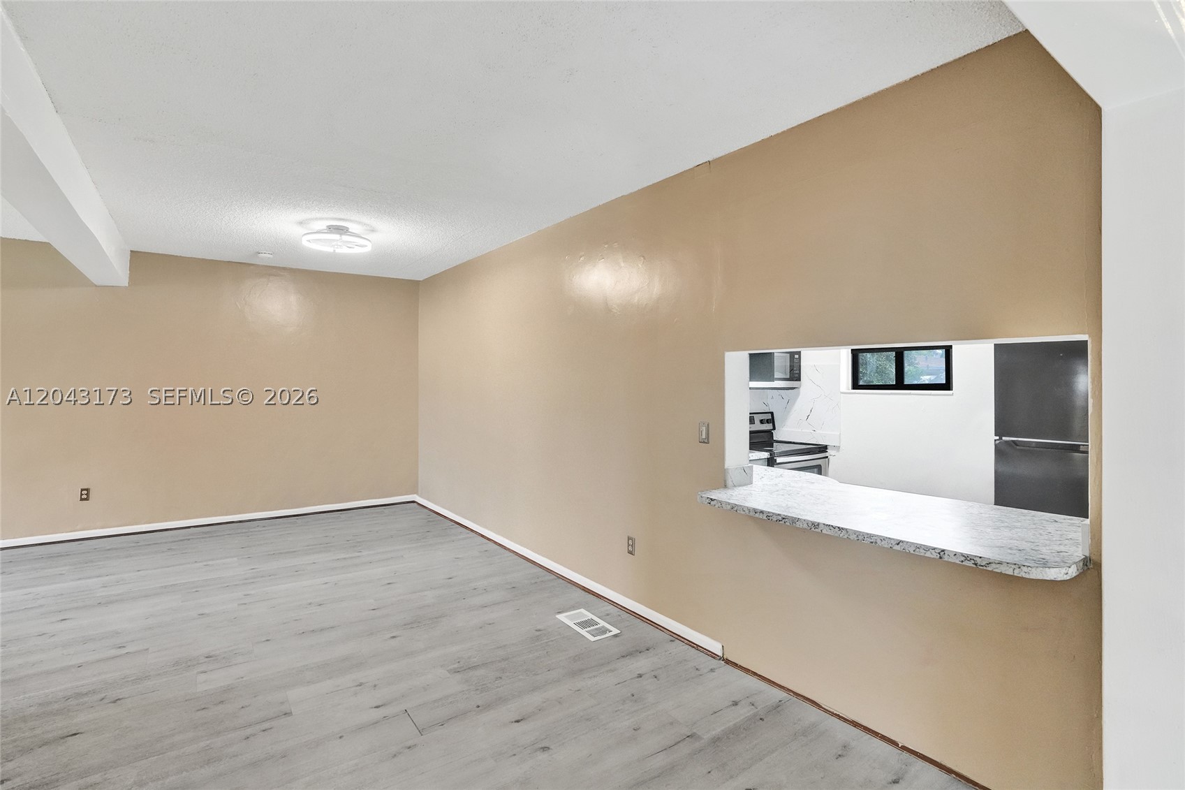 ARCH CREEKS ESTATES - Residential Income