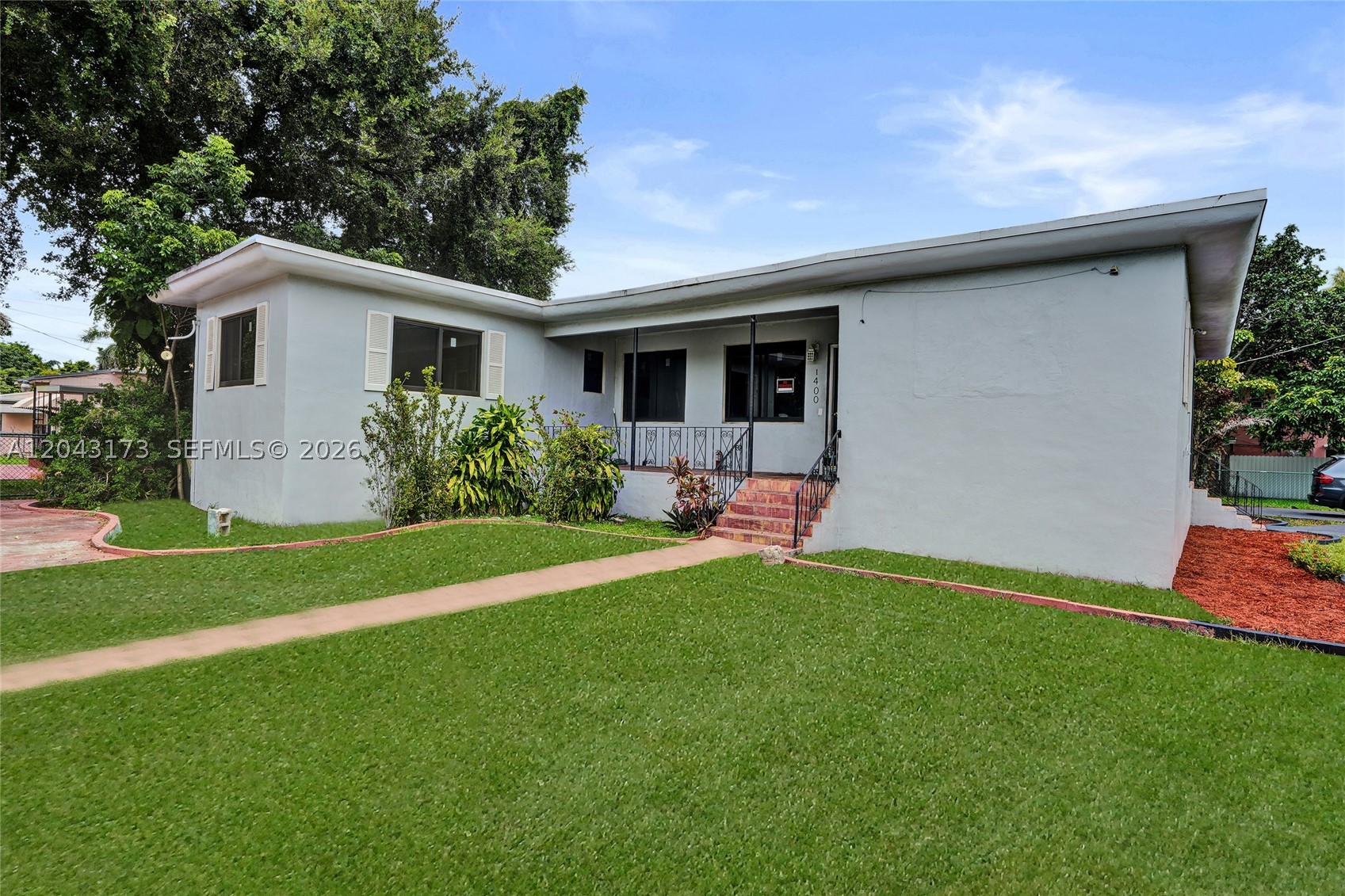 ARCH CREEKS ESTATES - Residential Income