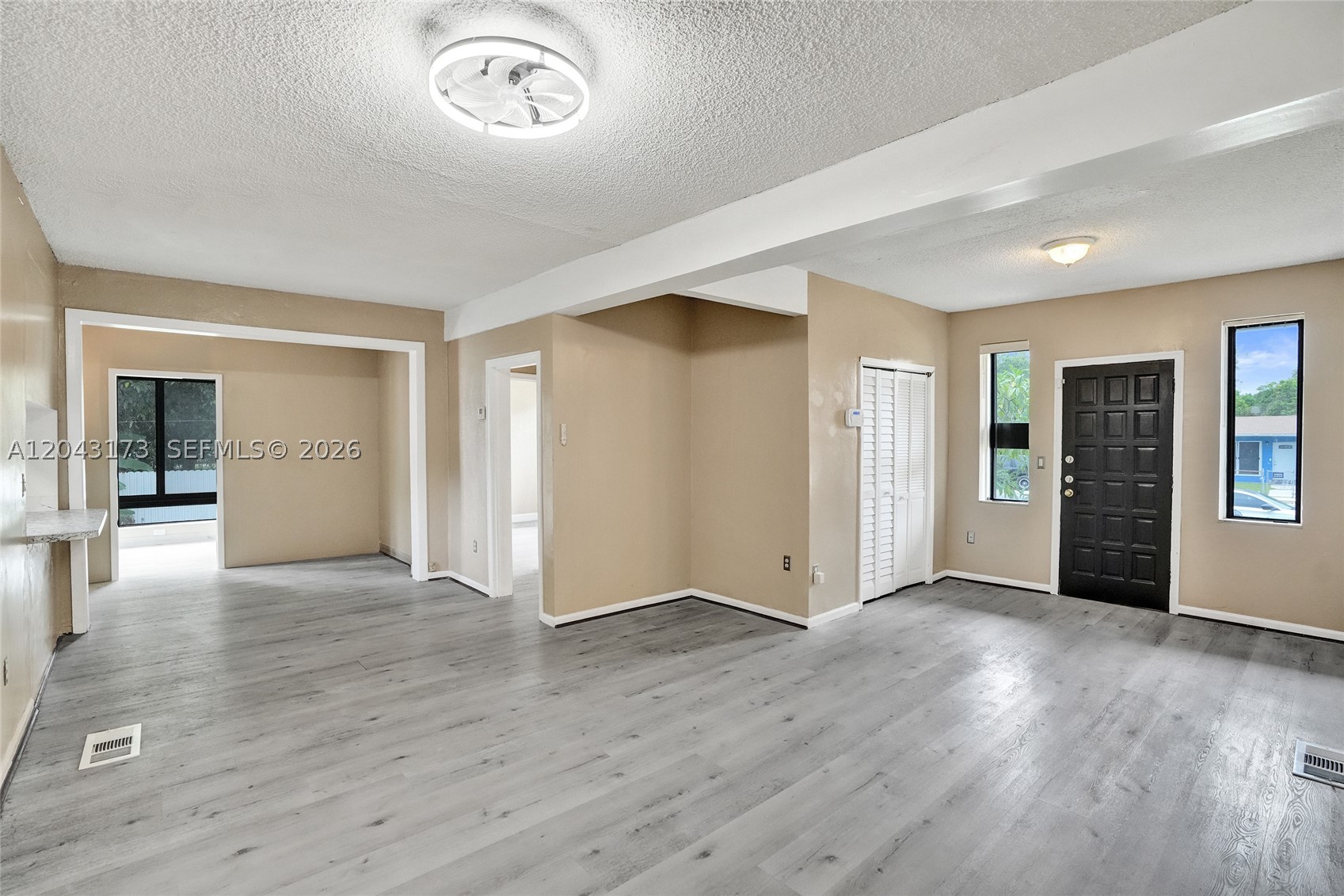 ARCH CREEKS ESTATES - Residential Income