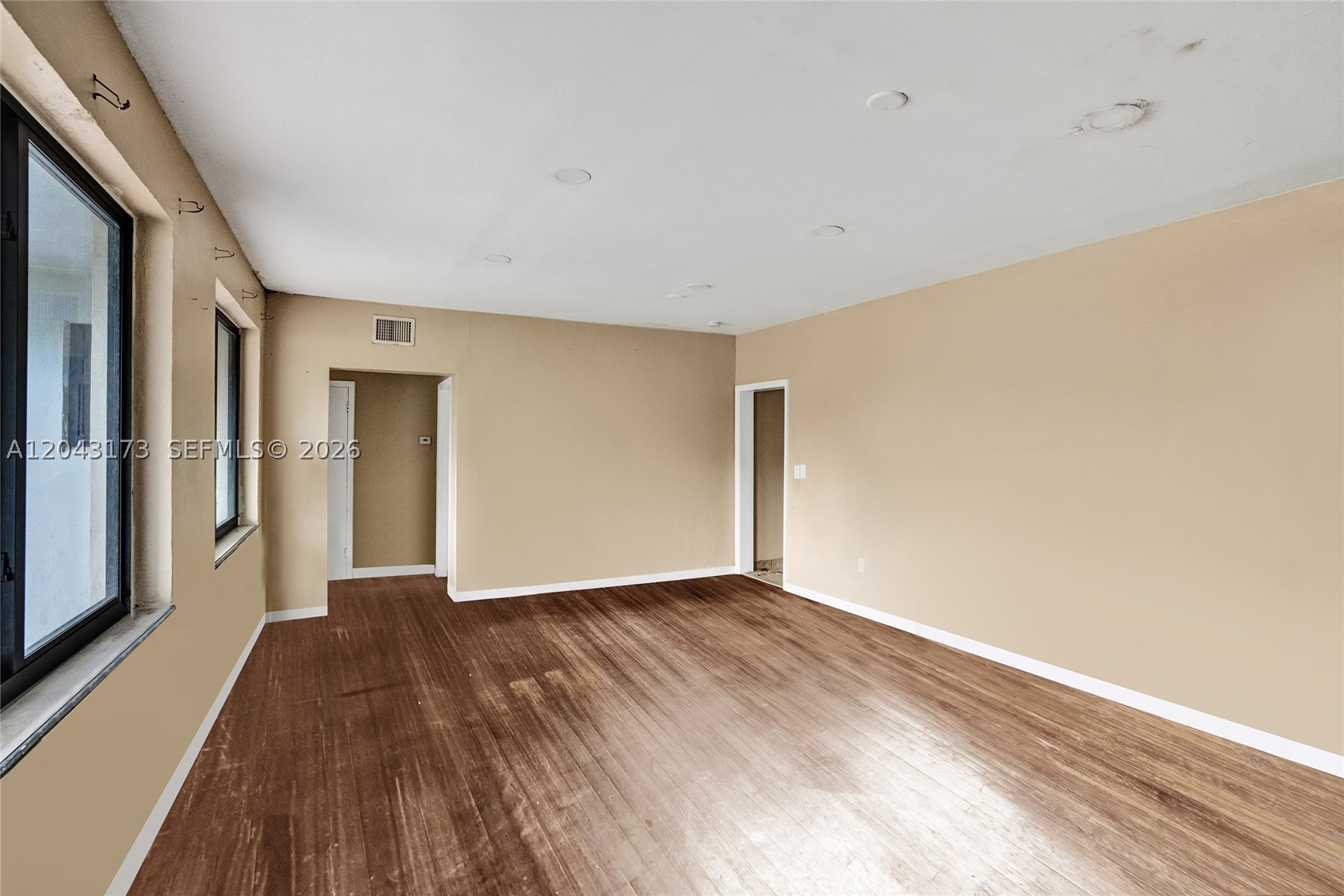 ARCH CREEKS ESTATES - Residential Income