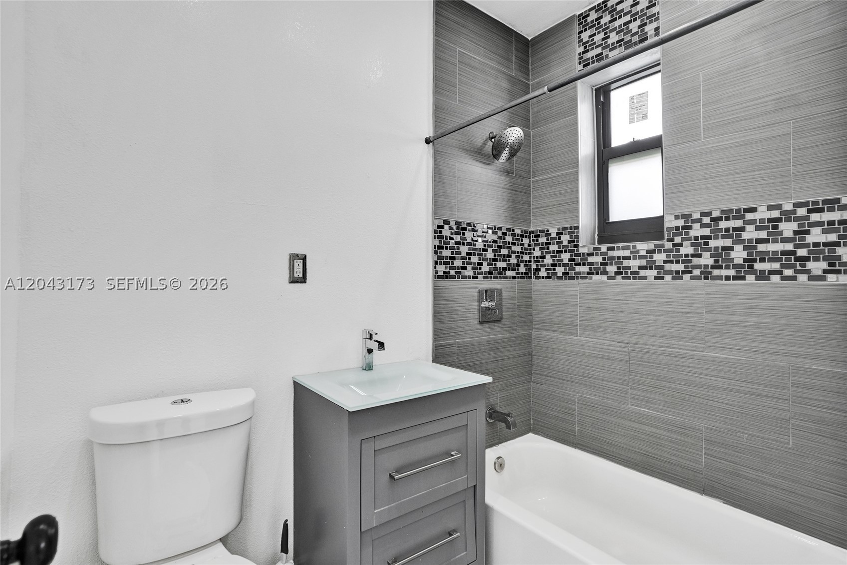 ARCH CREEKS ESTATES - Residential Income