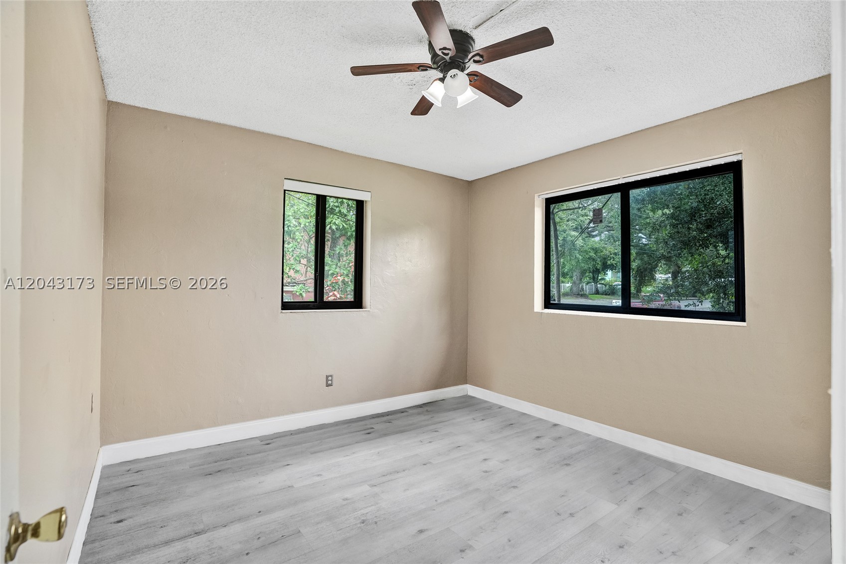 ARCH CREEKS ESTATES - Residential Income