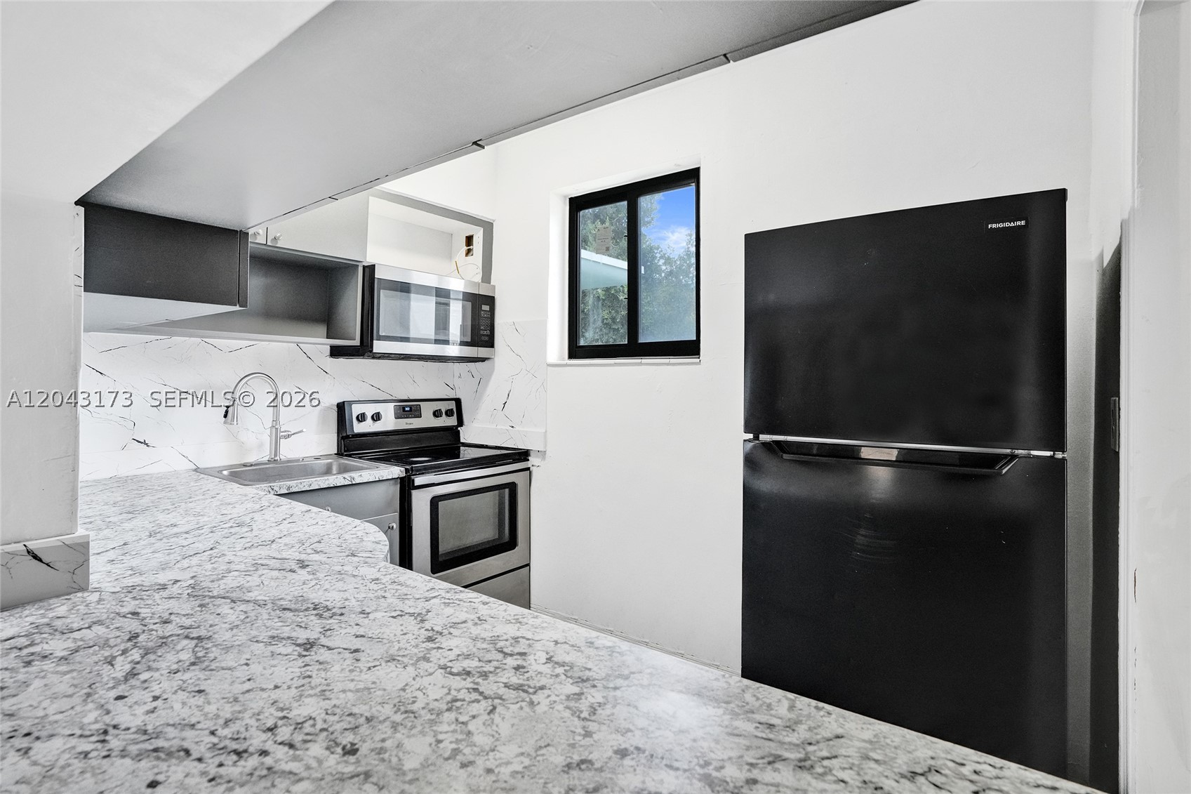 ARCH CREEKS ESTATES - Residential Income