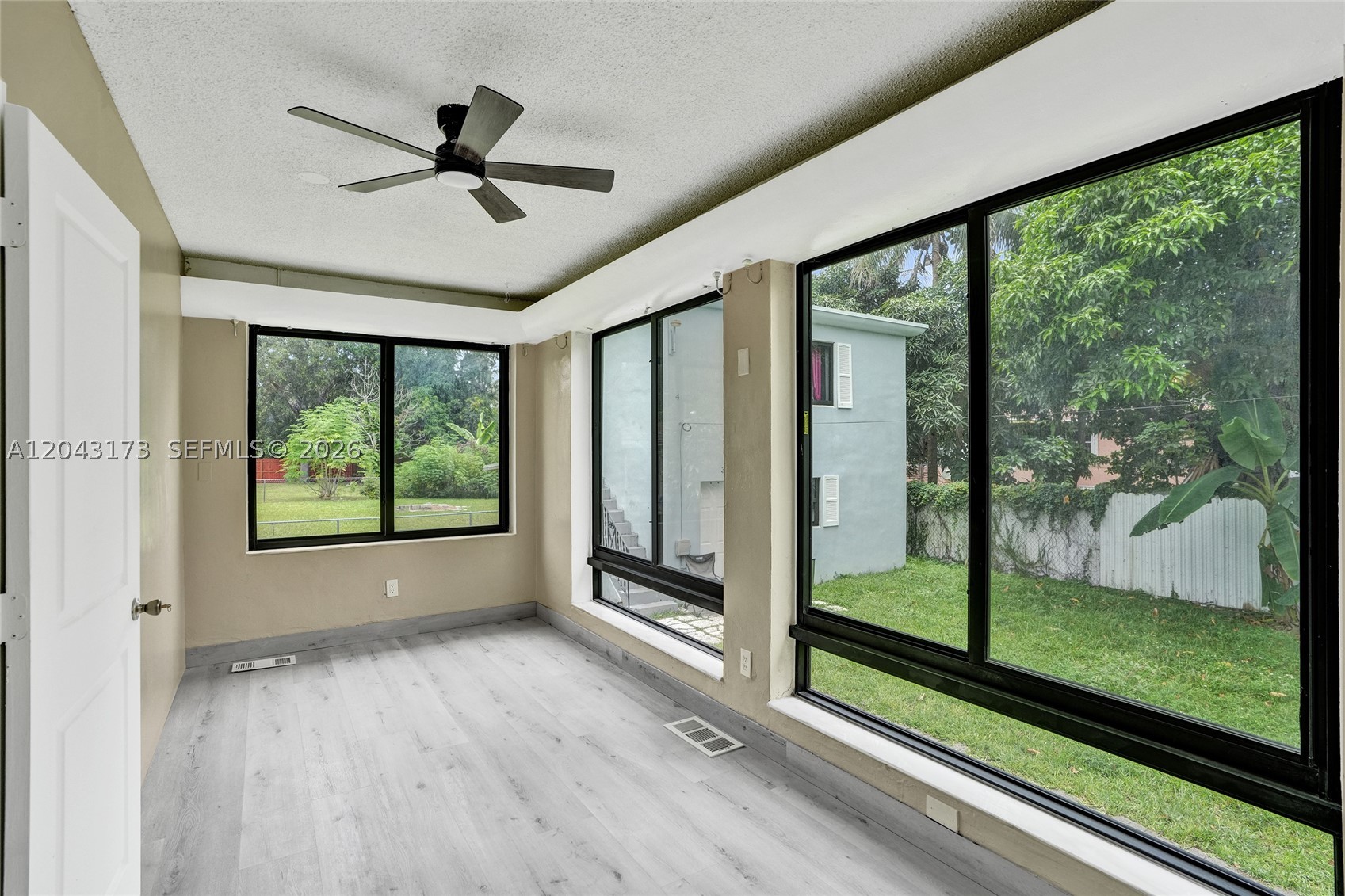 ARCH CREEKS ESTATES - Residential Income