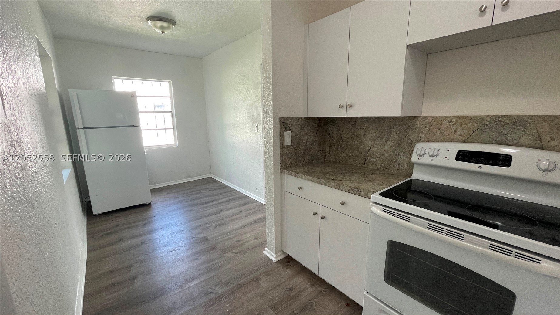 SEVENTH AVE PARK - Residential Lease