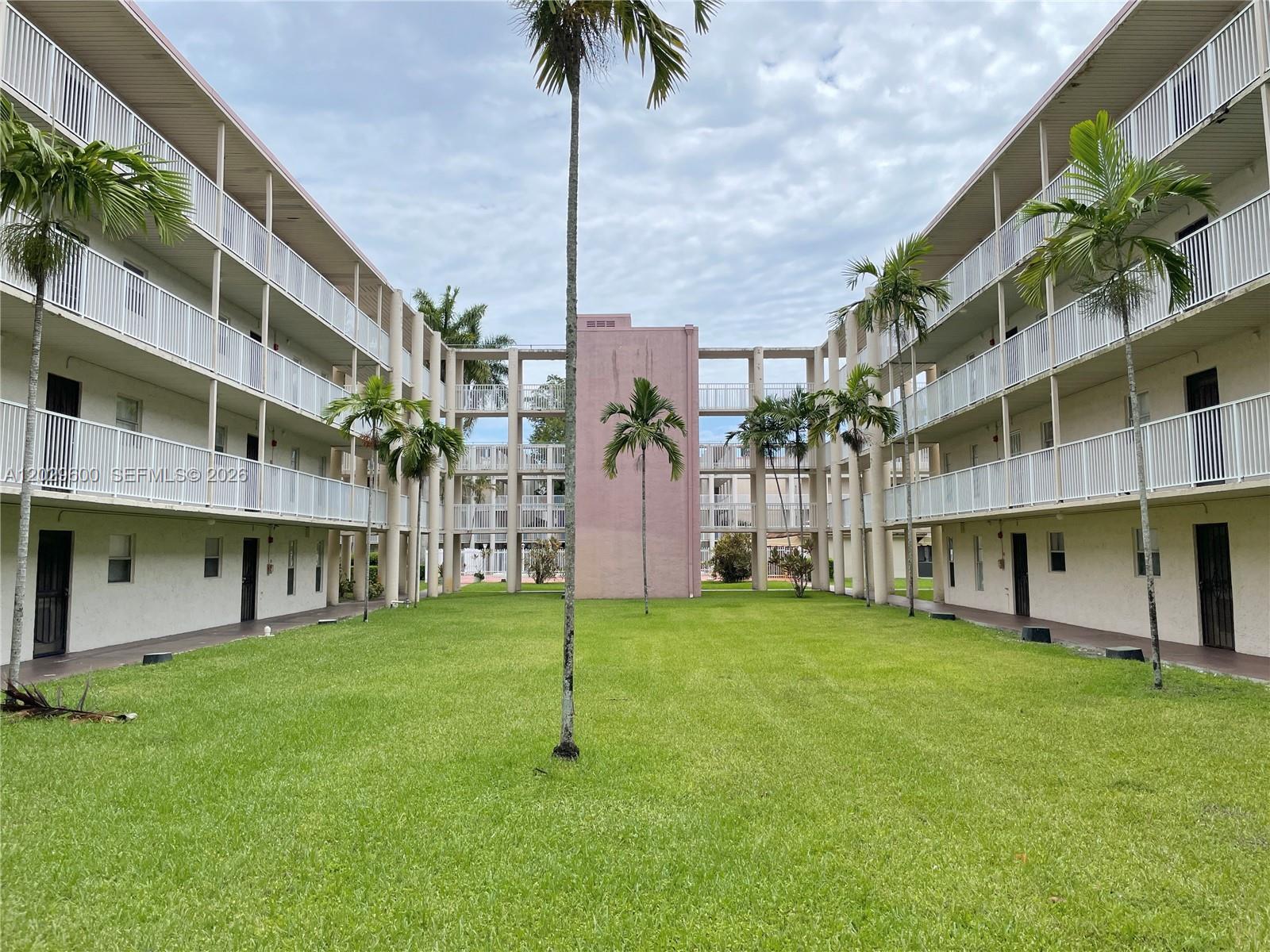 BROOKFIELD SQUARE CONDO - Residential