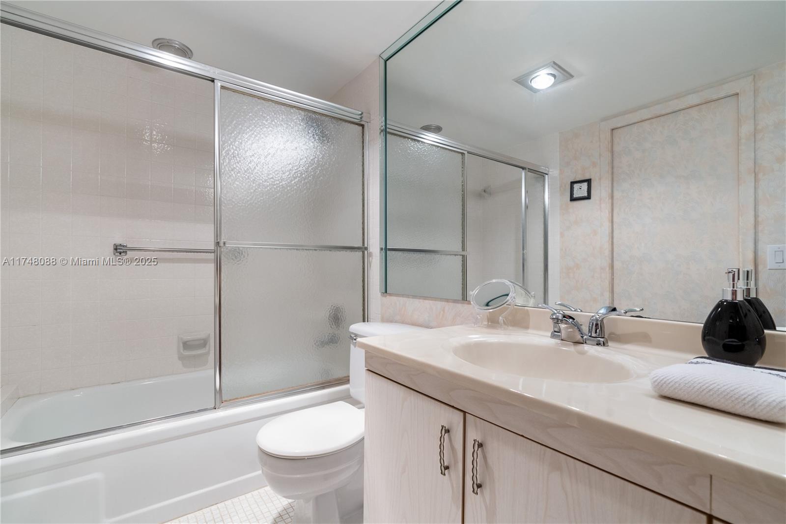 LUCAYA VILLAGE 2-B CONDO - Residential