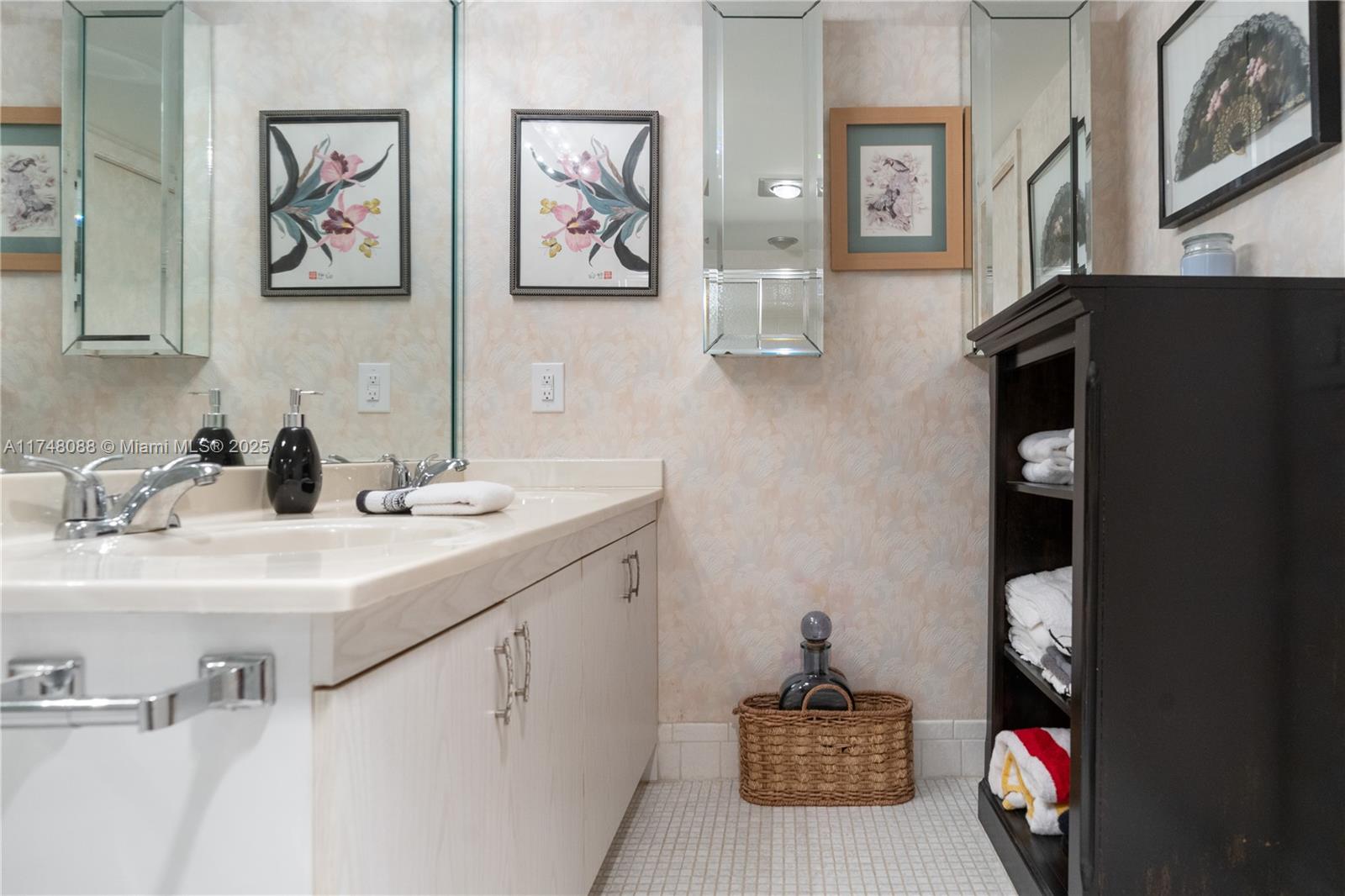 LUCAYA VILLAGE 2-B CONDO - Residential