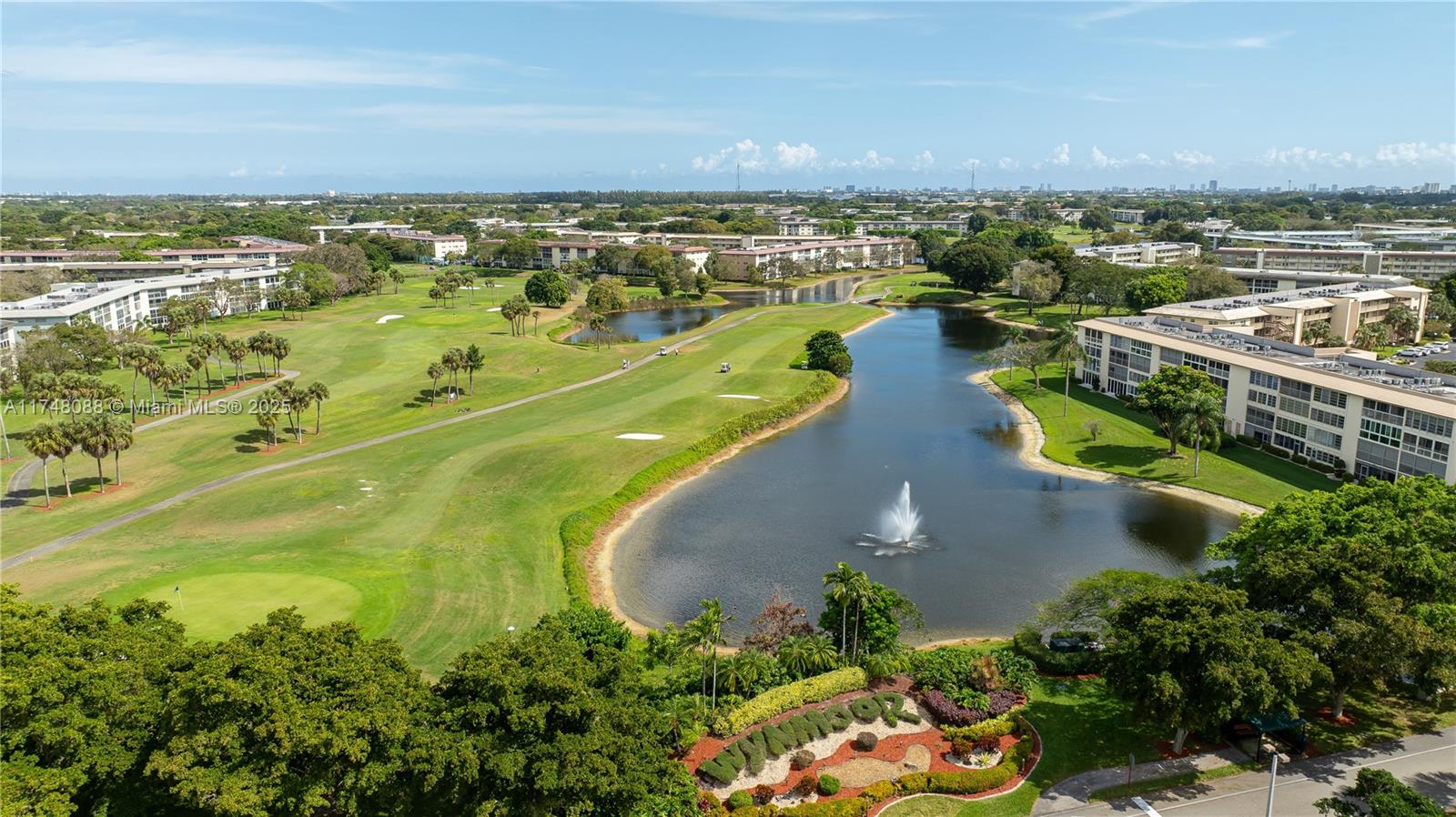 2-Bed, 2-Bath Condo in Lucaya Village in Coconut Creek  

BREAKING NEWS!! PRICE JUST REDUCED TO $125K....LET'S MAKE A DEAL!!

Enjoy resort-style living in this spacious, sunlit condo in sought-after Wynmoor! Features include an open floor plan, a large screened balcony.  

Resort-Style Amenities:
 Golf | Tennis & Pickleball |Heated Pools & Jacuzzi
 Theater & Social Clubs | Walking Trails | Shuttle

Minutes from shopping, dining, and beaches! 
Call today for a private showing!

PLEASE NOTE:  BOARD APPROVAL REQUIRES A 700 CREDIT SCORE.  PLEASE MAKE SURE TO READ BOARD APPLICATION AND CONDOMINUM REQUIREMENTS BEFORE MAKING AN OFFER


#Wynmoor #LucayaVillage #CoconutCreekRealEstate #55Plus